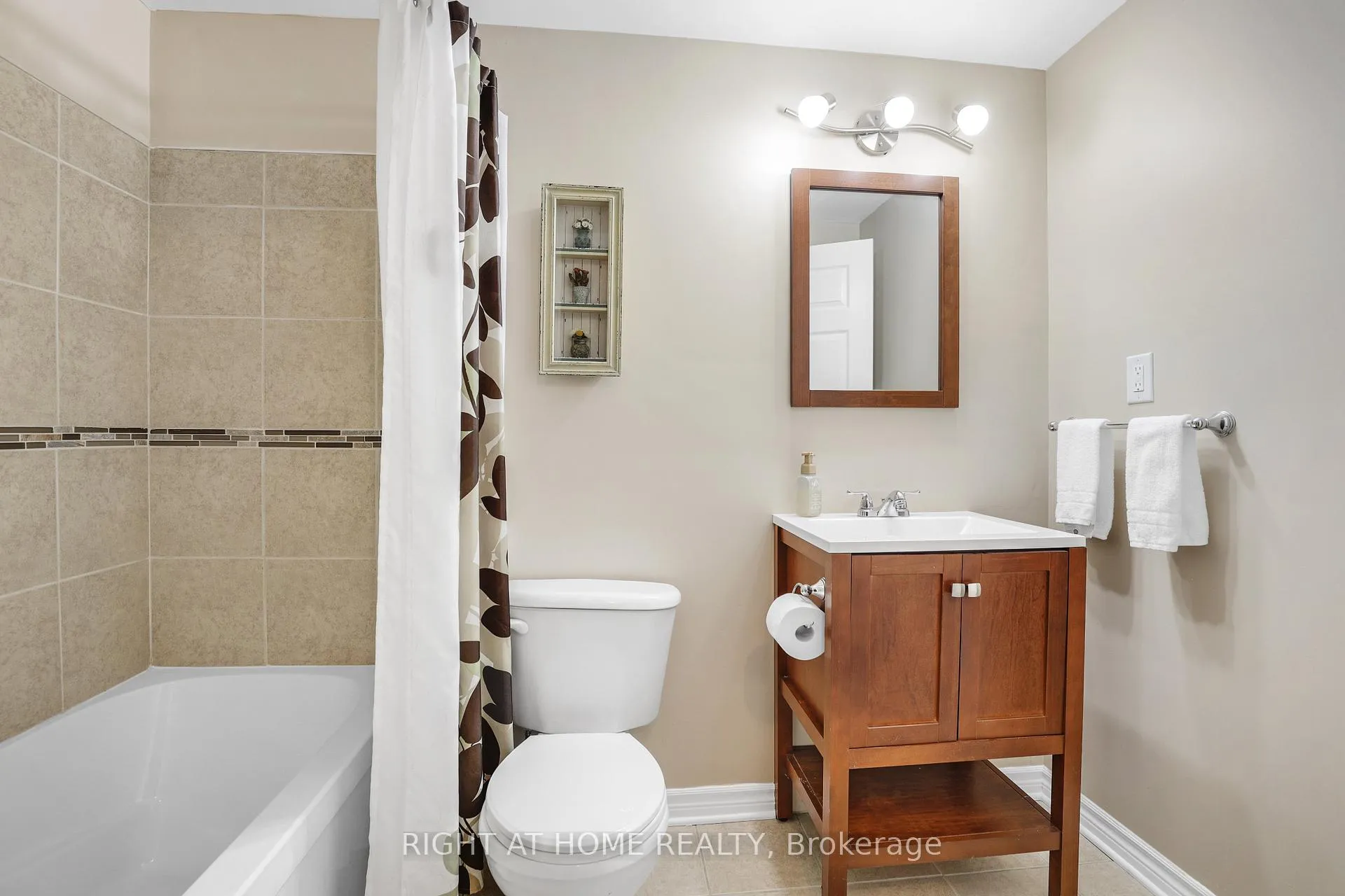 Photo 24 of 577 Ashbourne Crescent, Ottawa, Barrhaven - Stonebridge — HOMEH