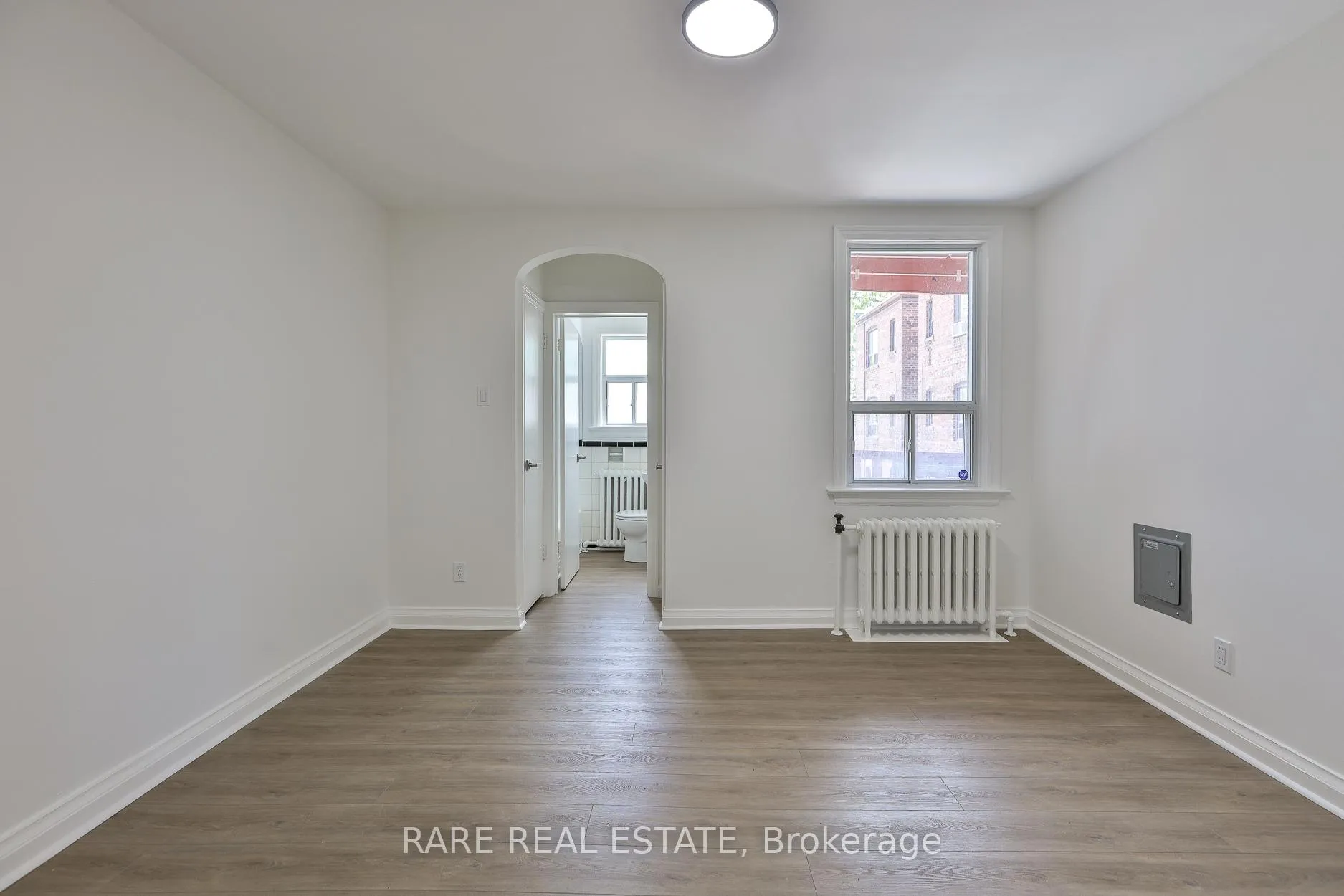 Photo 14 of Unit B, 2367 1/2 Queen Street, Toronto, The Beaches — HOMEH