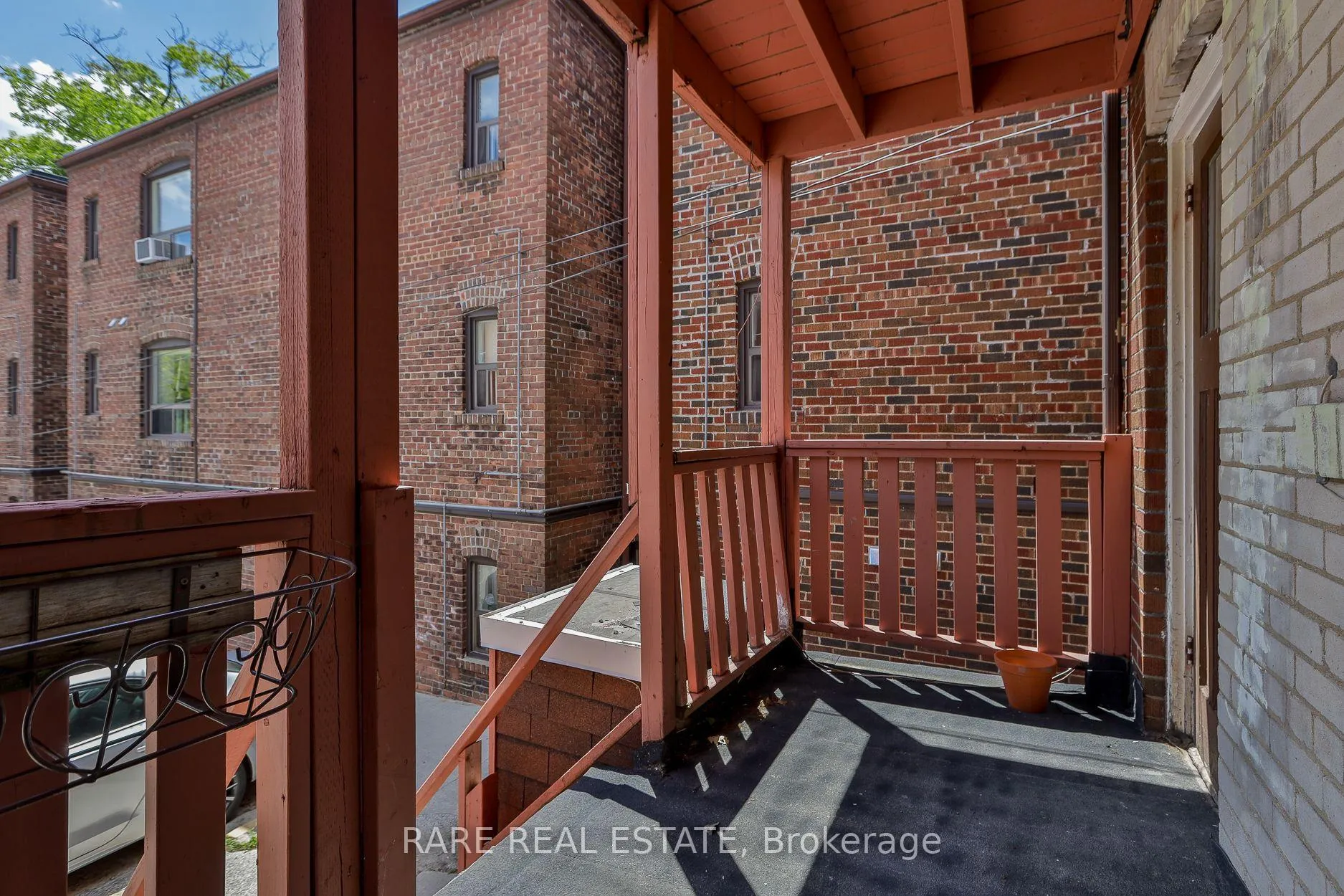 Photo 22 of Unit B, 2367 1/2 Queen Street, Toronto, The Beaches — HOMEH