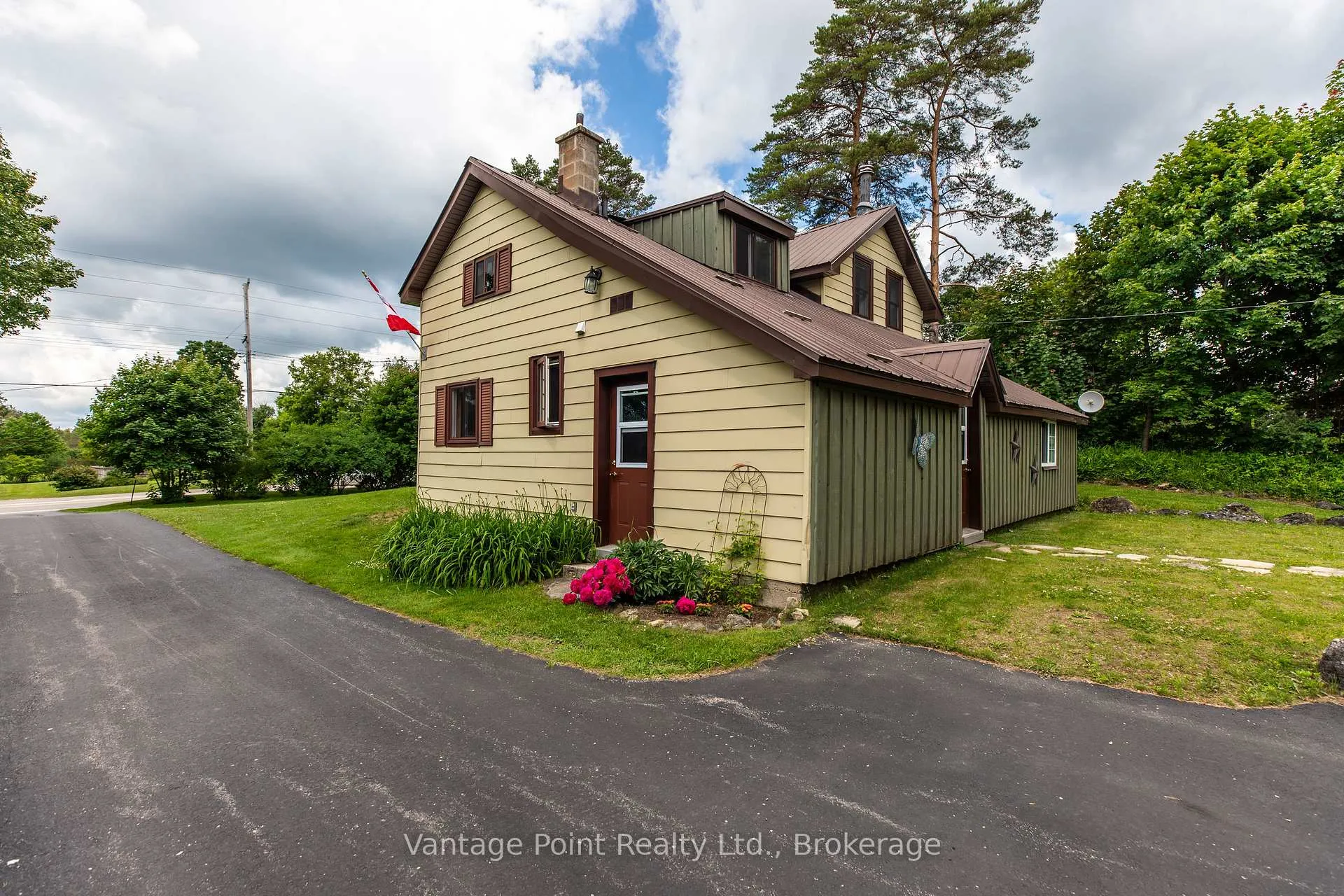 Photo 13 of 776227 10 Highway, Chatsworth — HOMEH