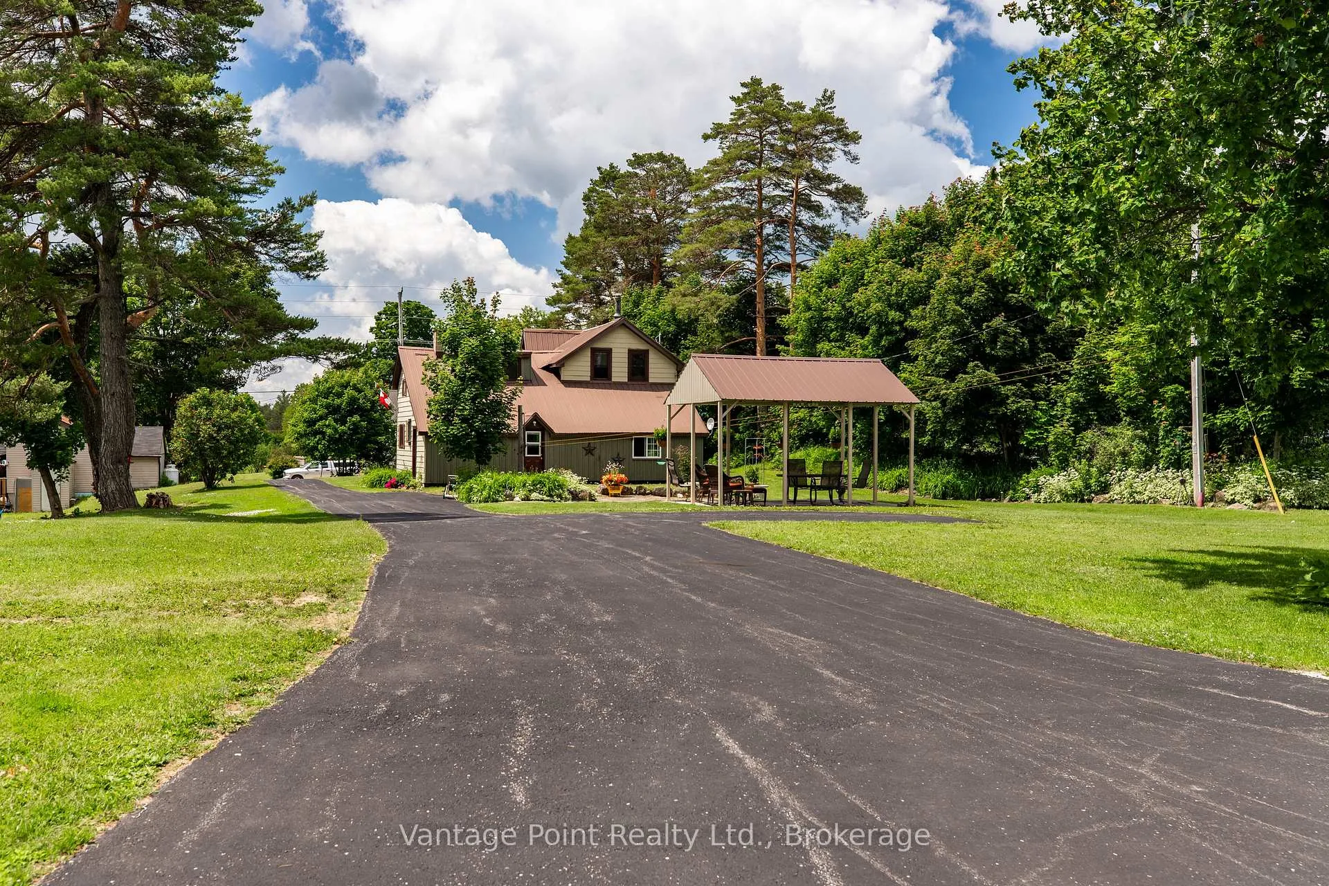 Photo 23 of 776227 10 Highway, Chatsworth — HOMEH