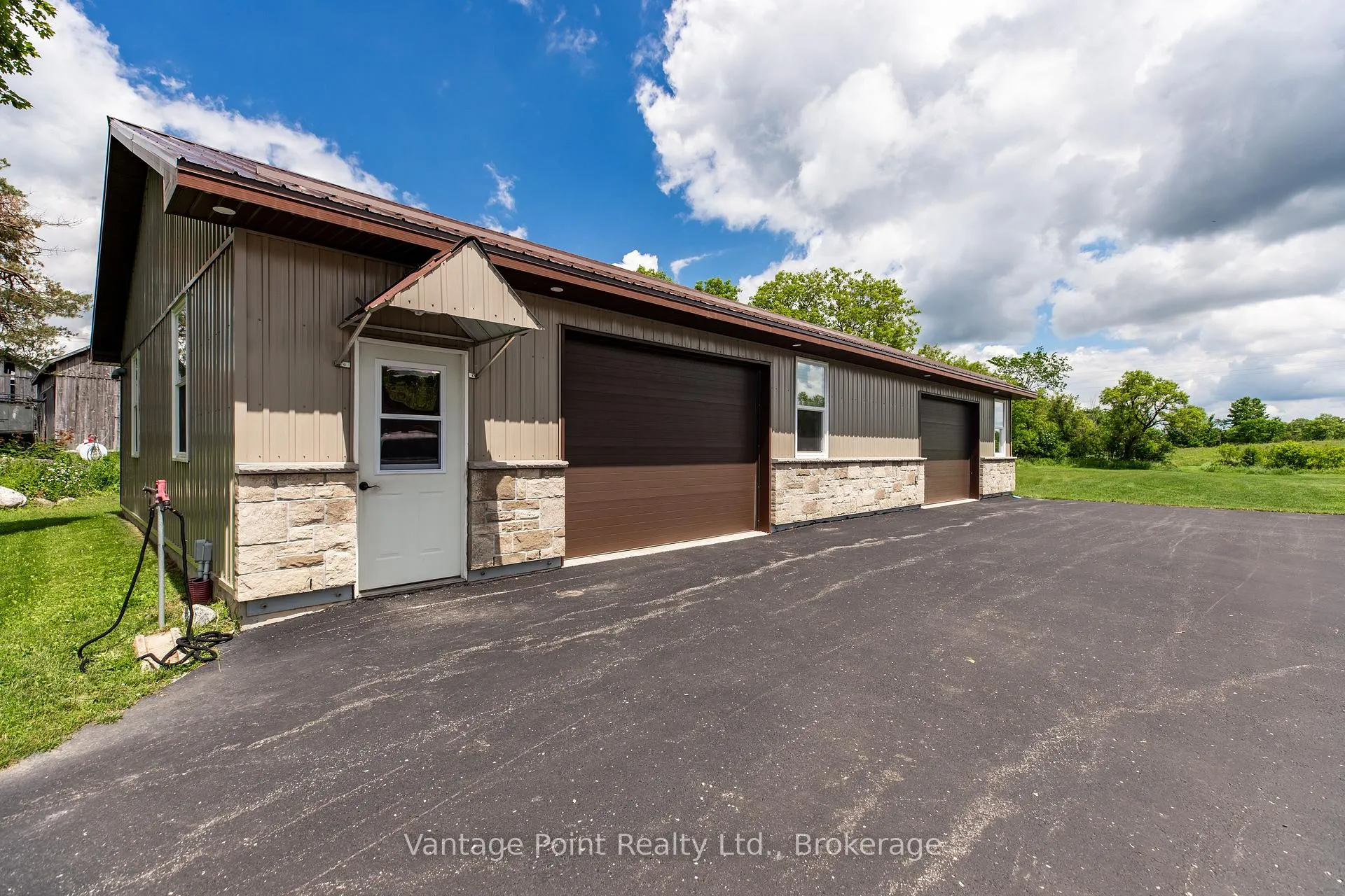 Photo 9 of 776227 10 Highway, Chatsworth — HOMEH