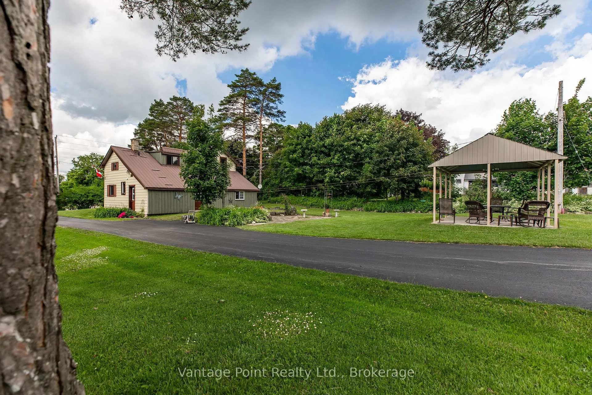 Photo 29 of 776227 10 Highway, Chatsworth — HOMEH