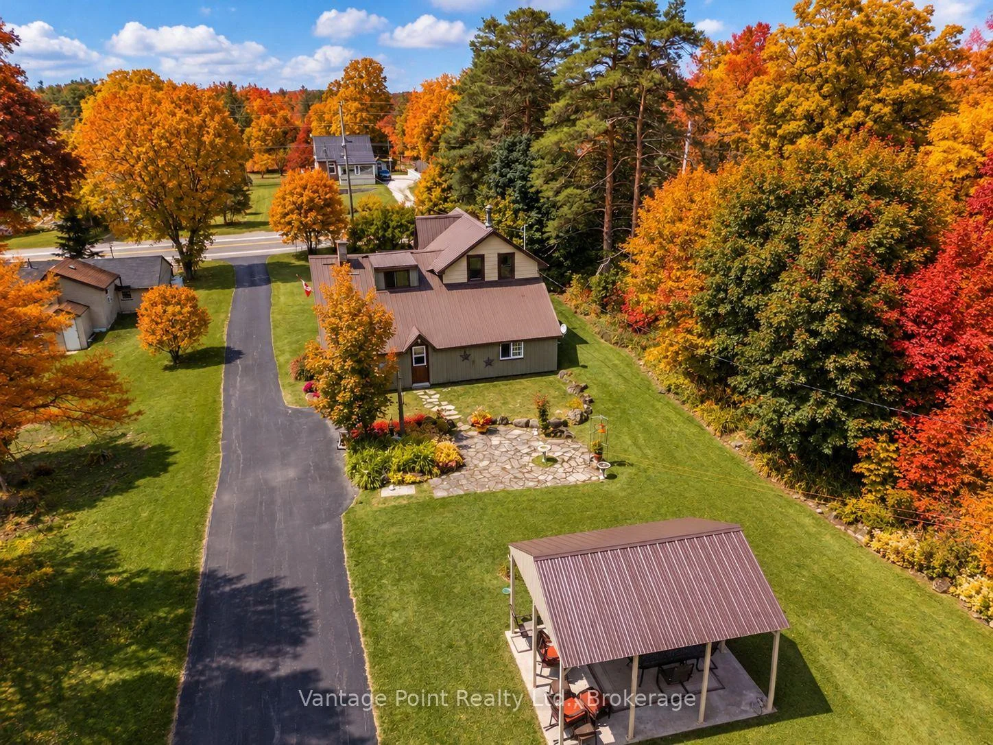 Photo 8 of 776227 10 Highway, Chatsworth — HOMEH
