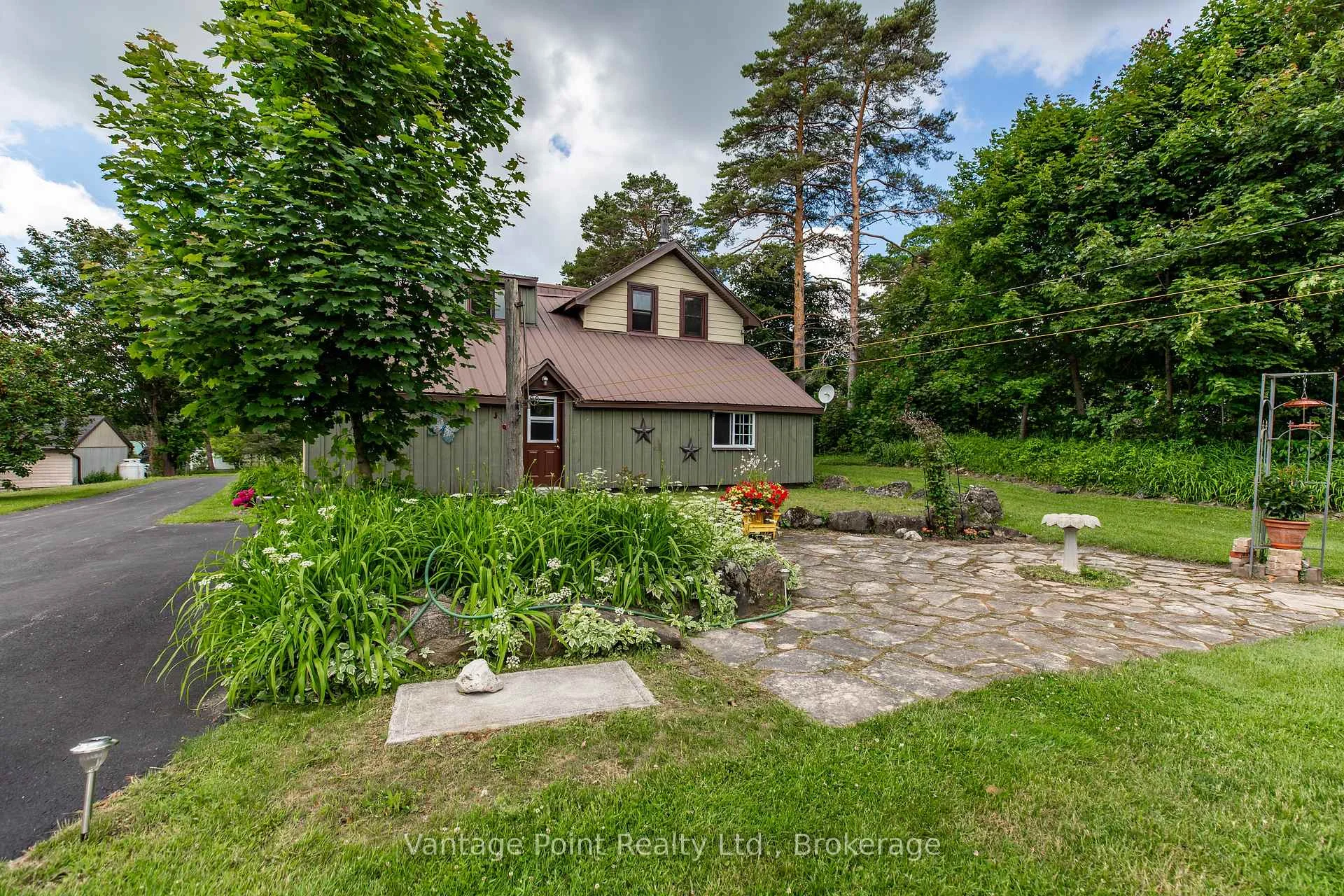 Photo 16 of 776227 10 Highway, Chatsworth — HOMEH