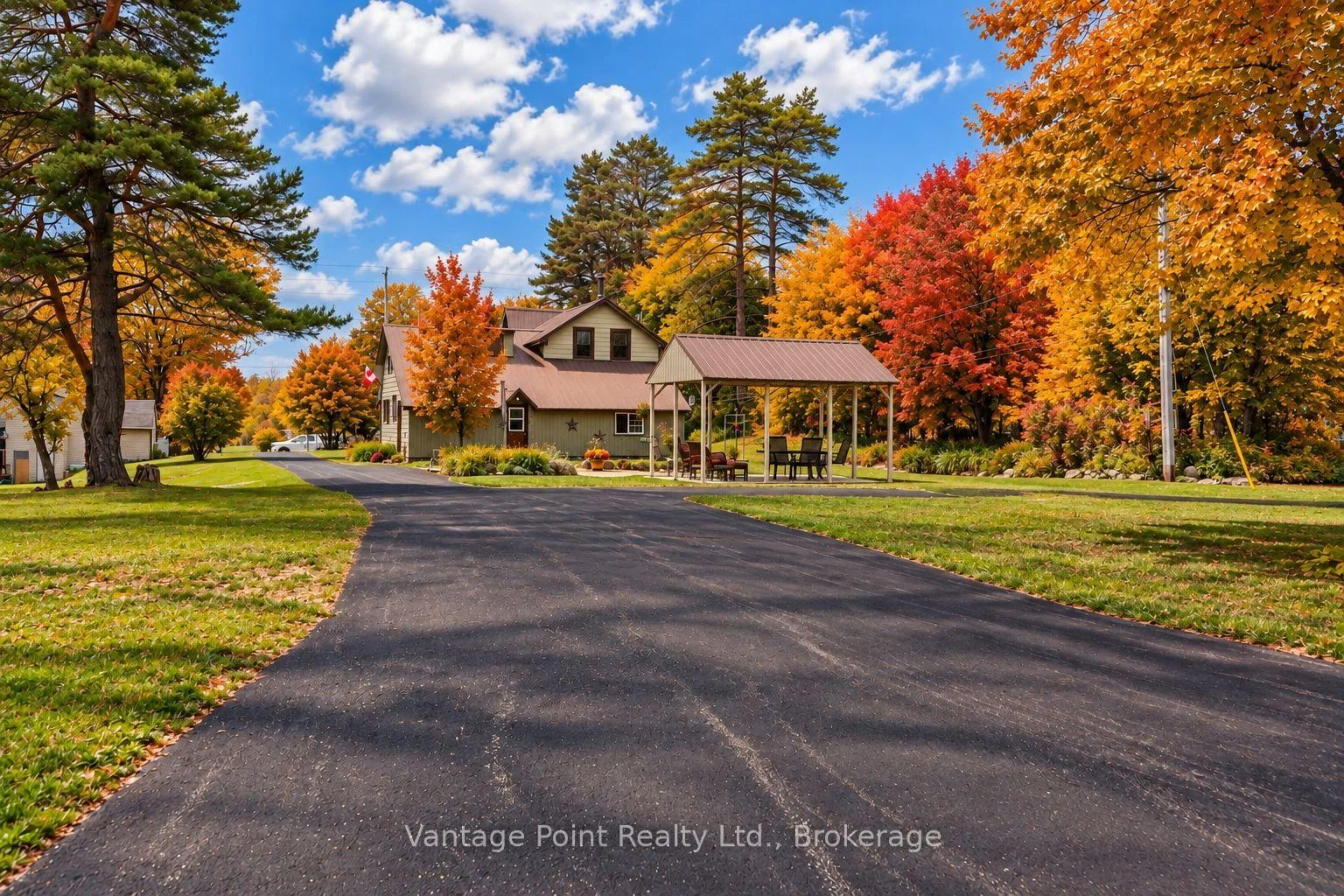 Photo 24 of 776227 10 Highway, Chatsworth — HOMEH