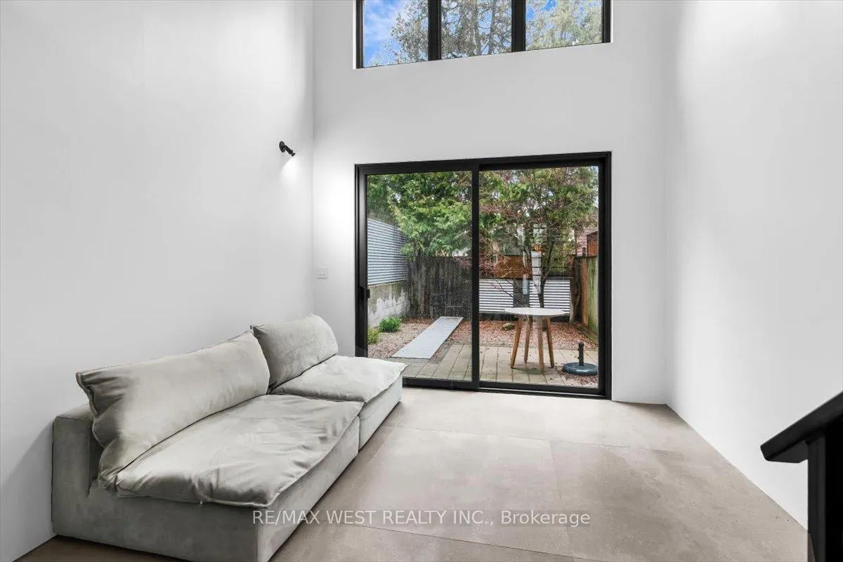 Photo 32 of 781 Craven Road, Toronto, Greenwood-Coxwell — HOMEH