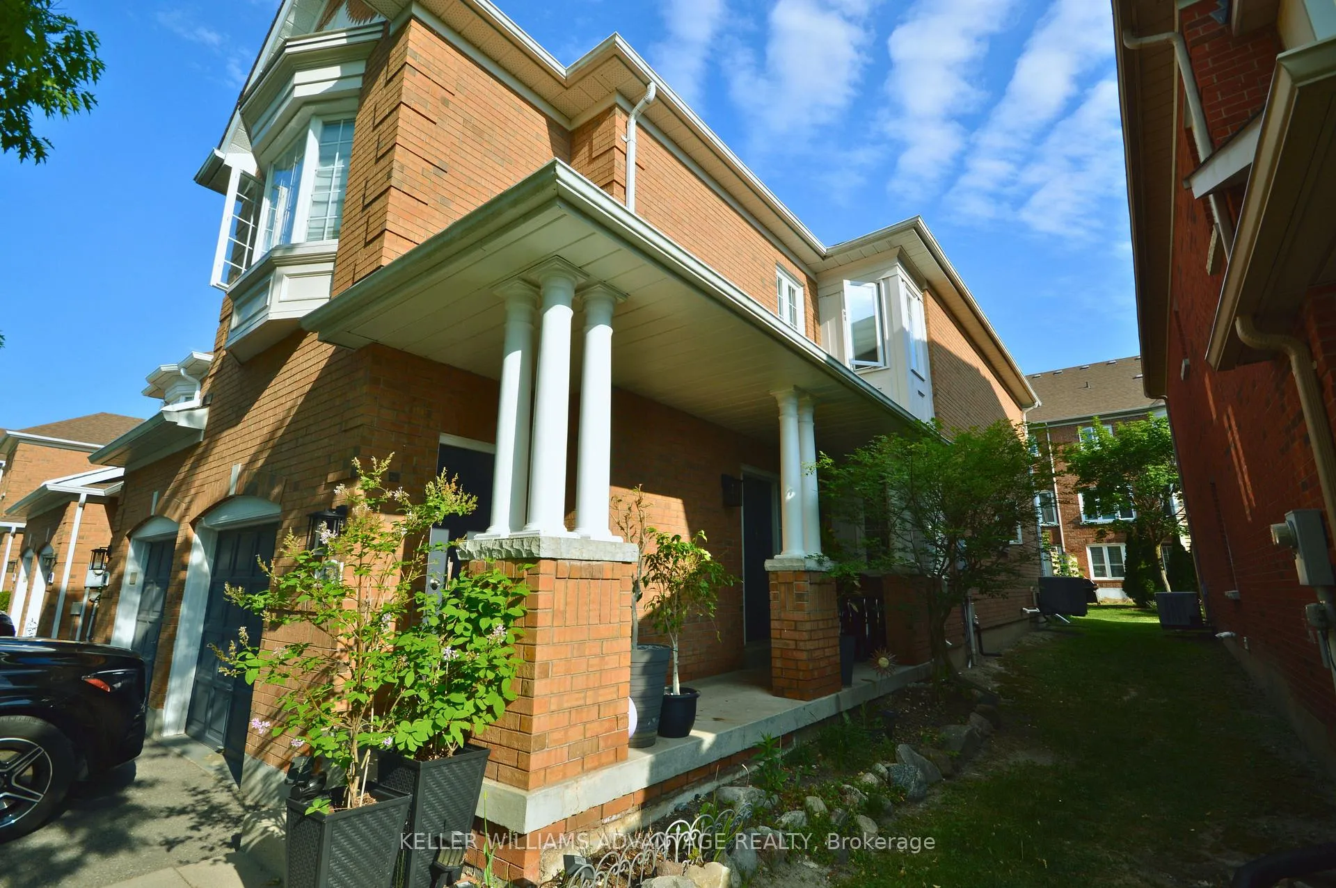 Photo 4 of Unit 11, 190 Harding Boulevard, Richmond Hill, North Richvale — HOMEH