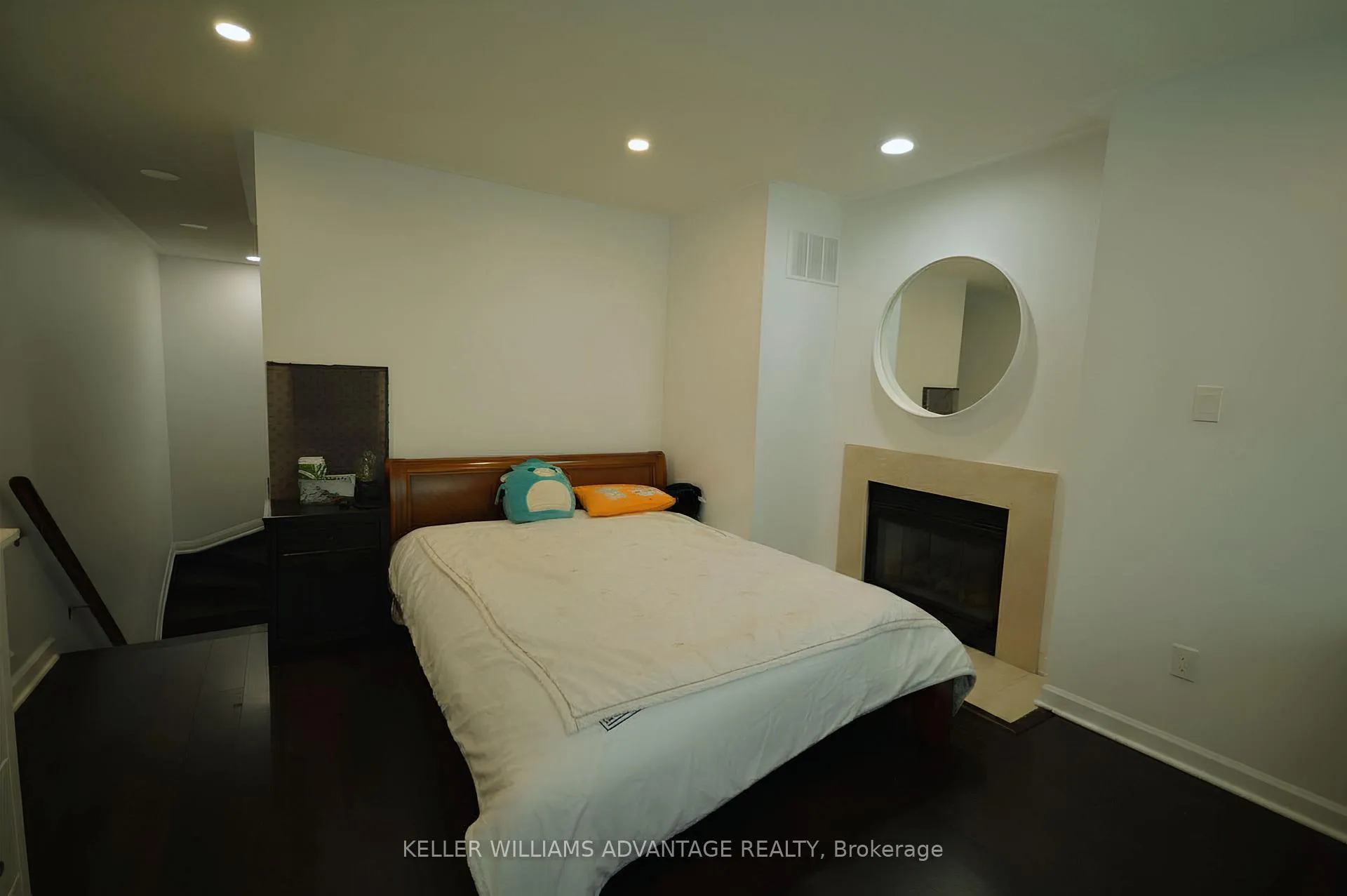 Photo 7 of Unit 11, 190 Harding Boulevard, Richmond Hill, North Richvale — HOMEH