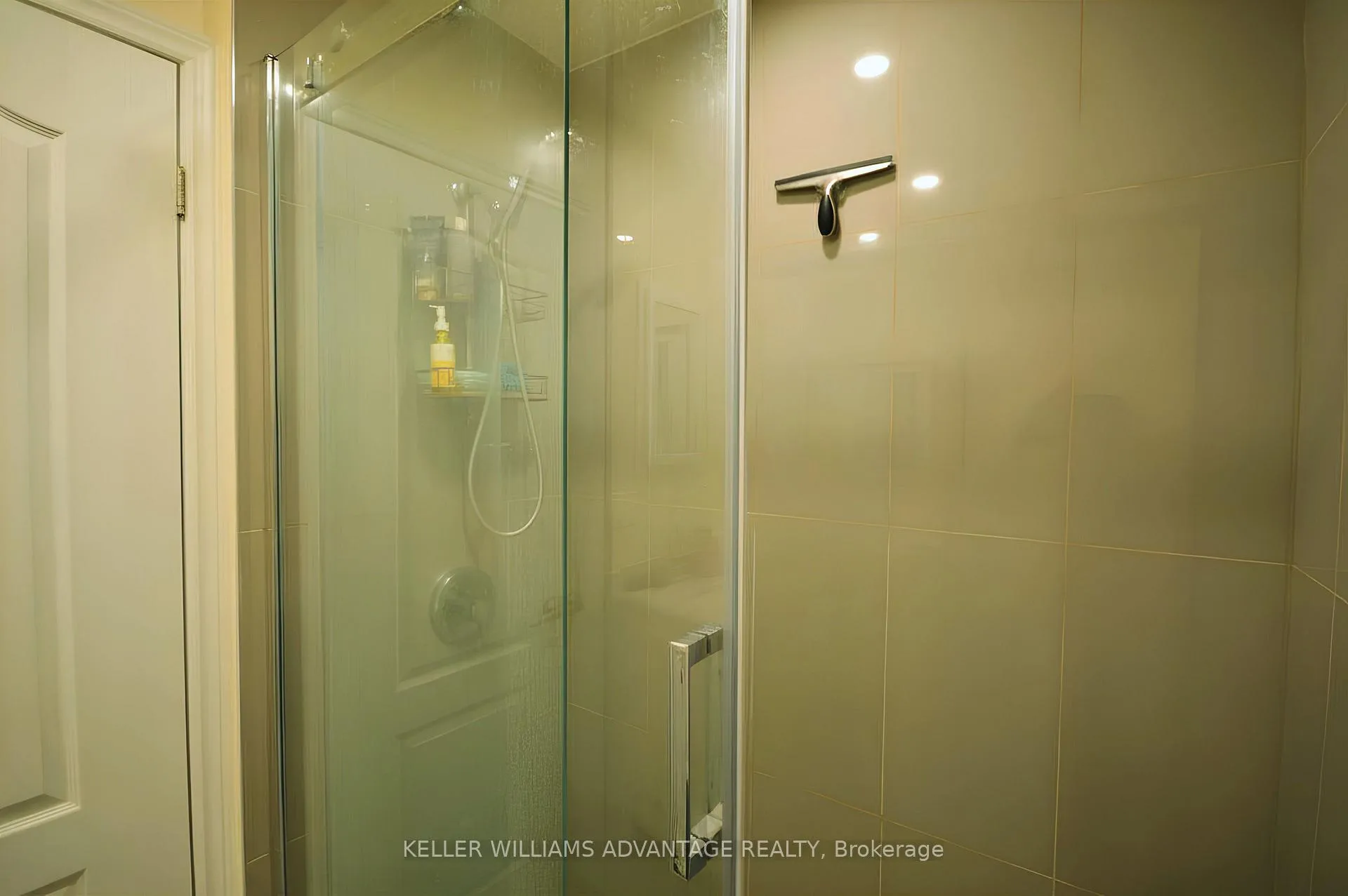 Photo 14 of Unit 11, 190 Harding Boulevard, Richmond Hill, North Richvale — HOMEH