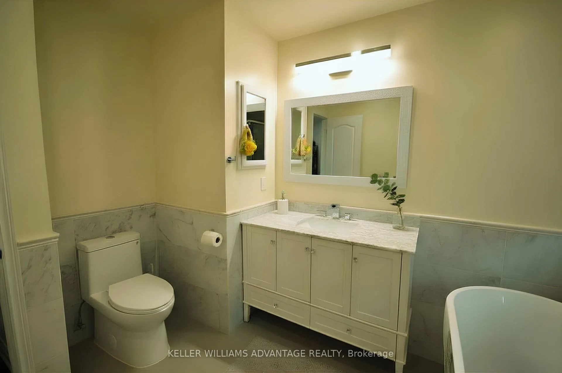 Photo 16 of Unit 11, 190 Harding Boulevard, Richmond Hill, North Richvale — HOMEH