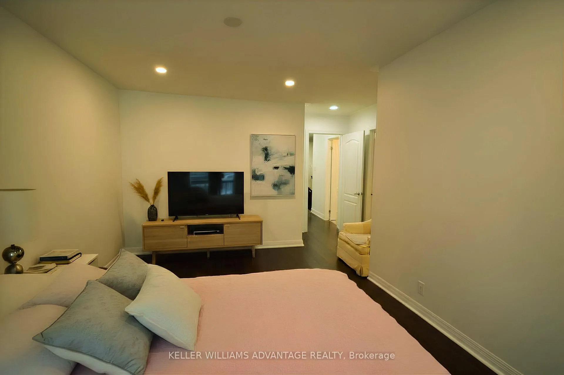 Photo 18 of Unit 11, 190 Harding Boulevard, Richmond Hill, North Richvale — HOMEH