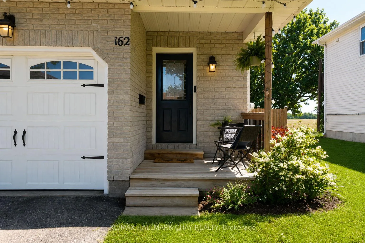 Photo 2 of 162 Ritchie Crescent, Springwater, Elmvale — HOMEH