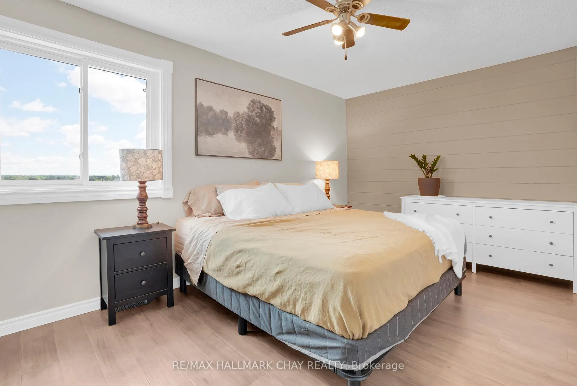 Photo 12 of 162 Ritchie Crescent, Springwater, Elmvale — HOMEH
