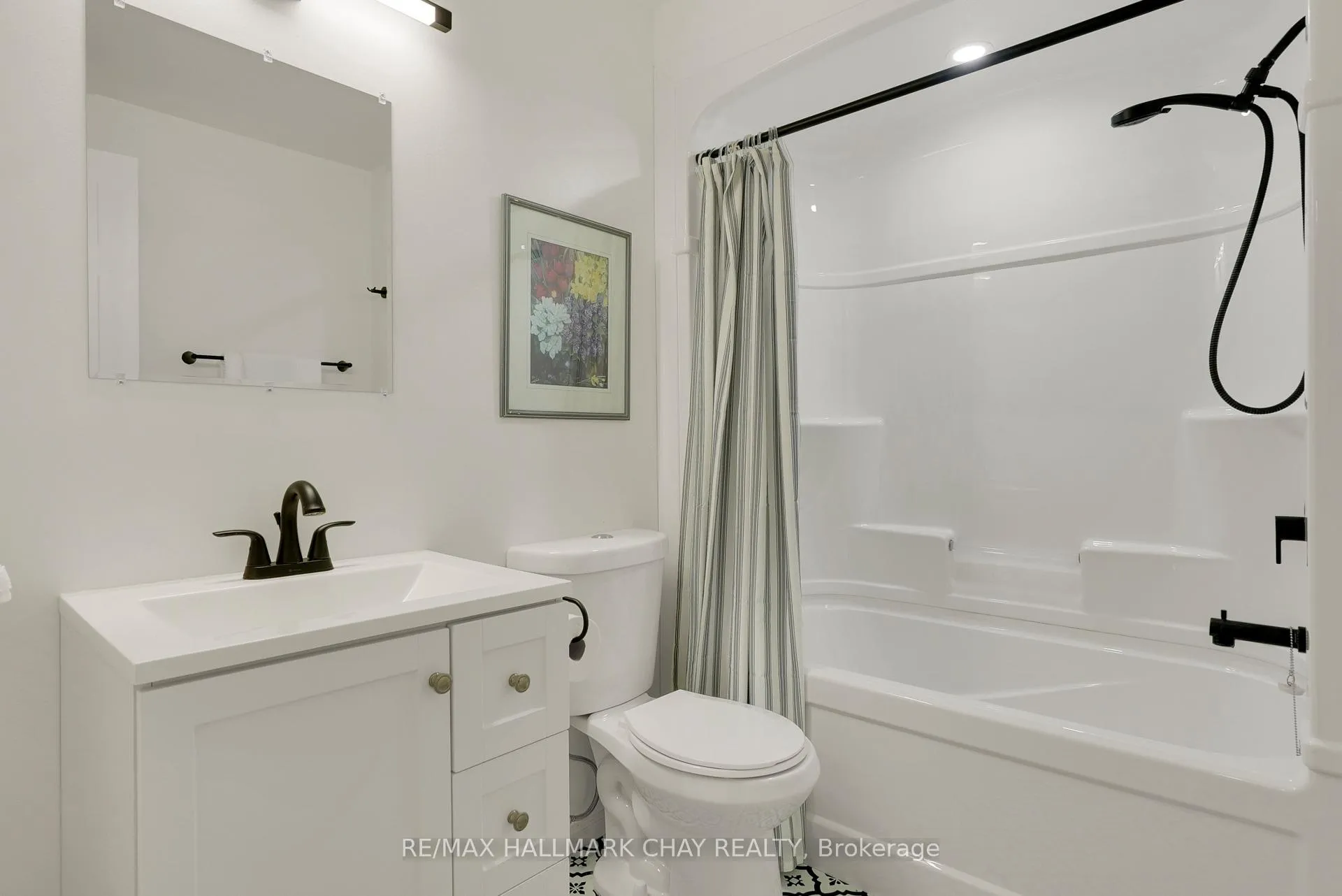 Photo 18 of 162 Ritchie Crescent, Springwater, Elmvale — HOMEH