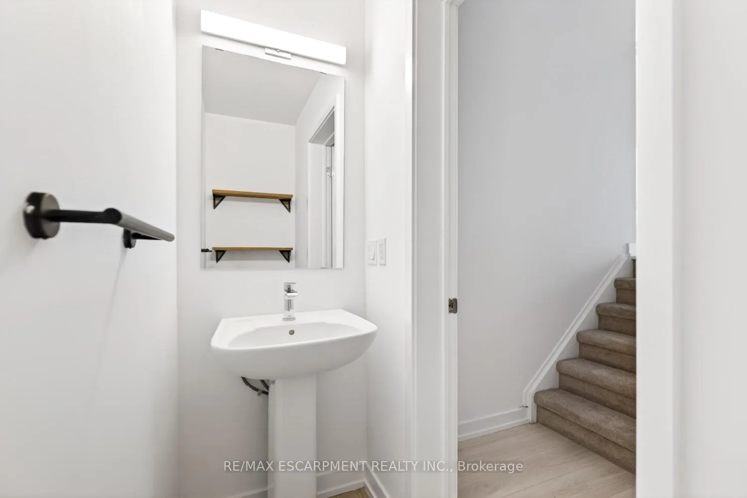 Photo 8 of Unit 32, 1121 Cooke Boulevard, Burlington, LaSalle — HOMEH