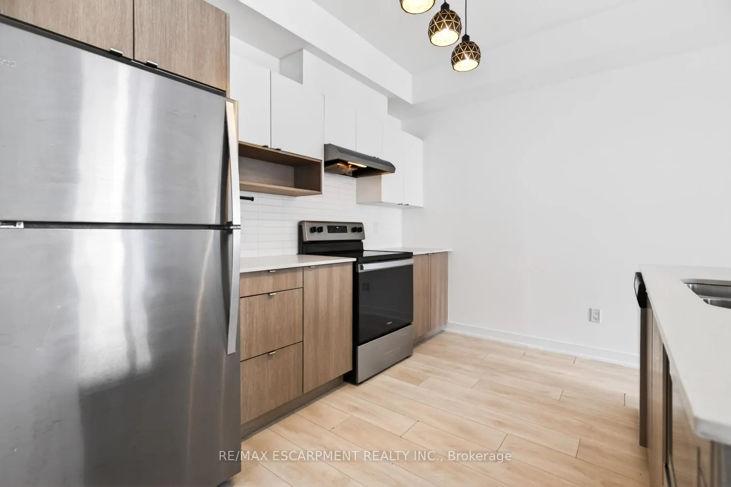 Photo 16 of Unit 32, 1121 Cooke Boulevard, Burlington, LaSalle — HOMEH
