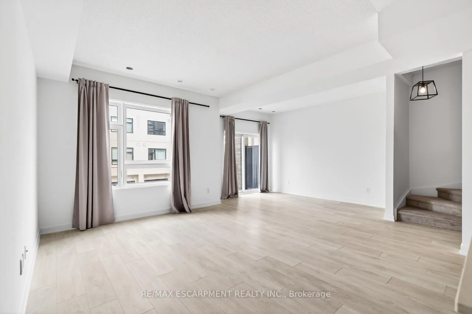 Photo 18 of Unit 32, 1121 Cooke Boulevard, Burlington, LaSalle — HOMEH