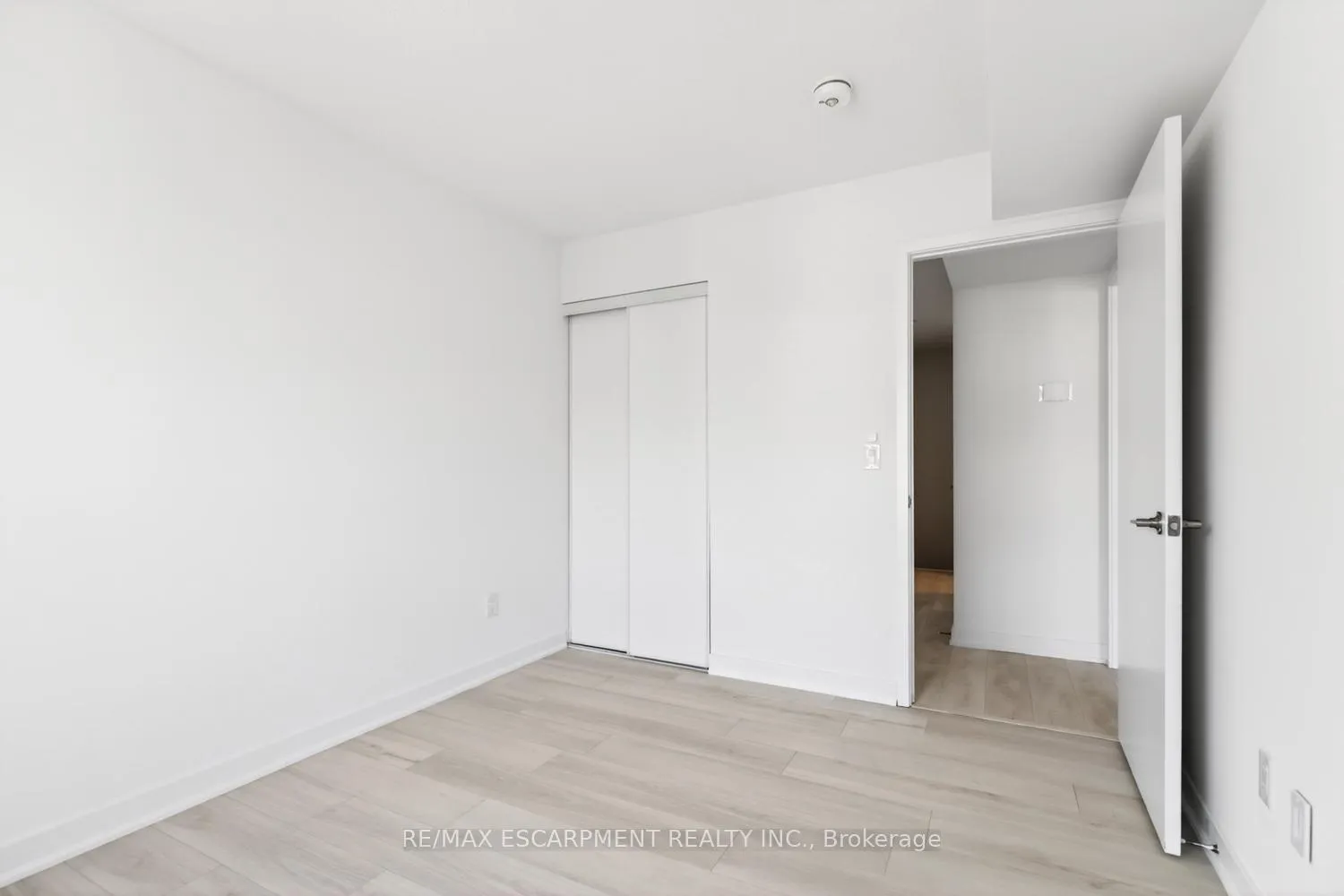 Photo 28 of Unit 32, 1121 Cooke Boulevard, Burlington, LaSalle — HOMEH