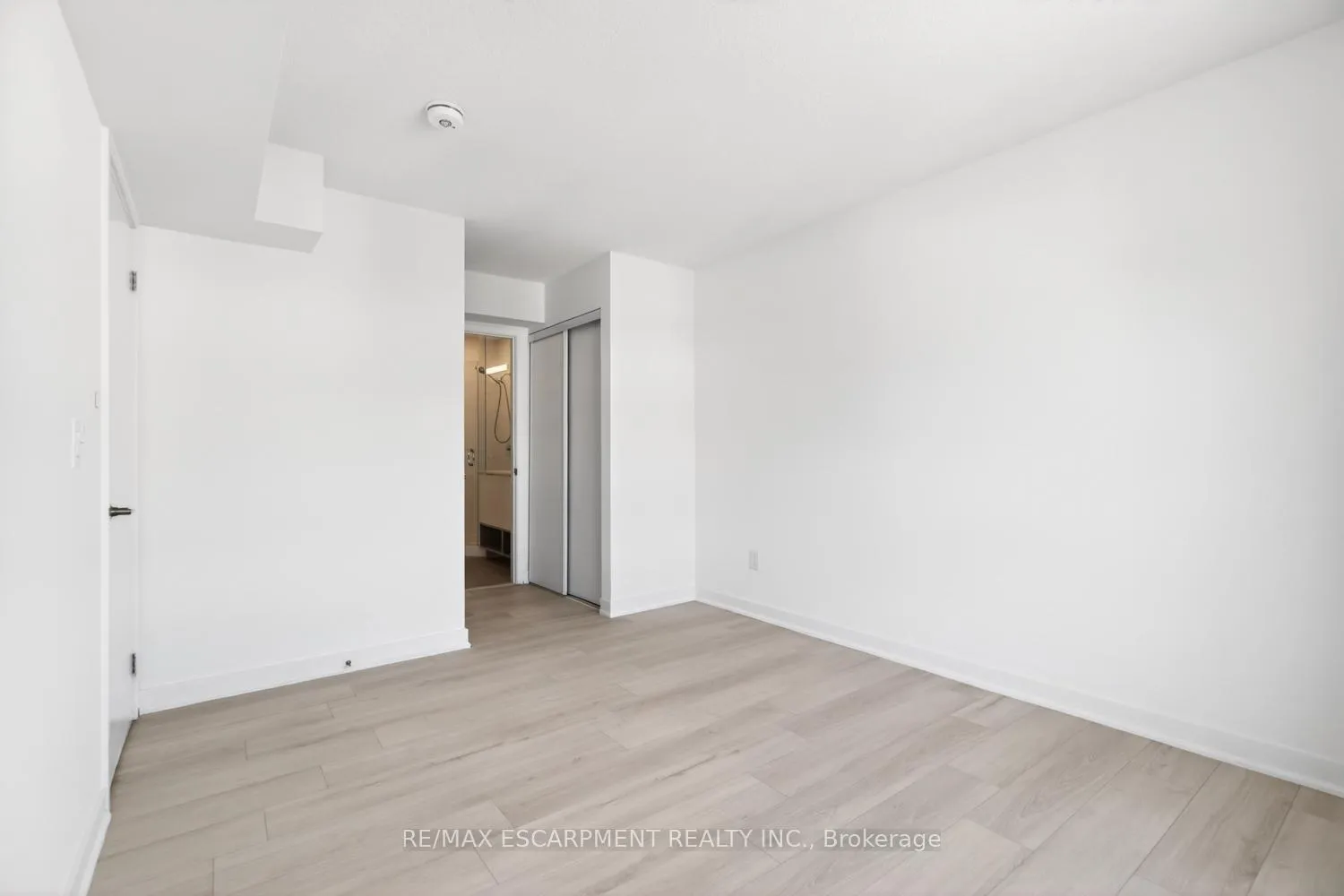 Photo 34 of Unit 32, 1121 Cooke Boulevard, Burlington, LaSalle — HOMEH