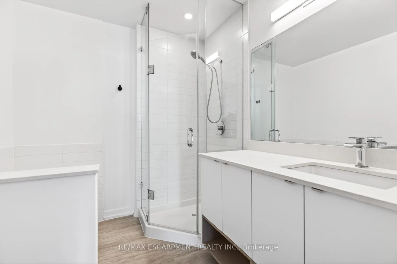 Photo 36 of Unit 32, 1121 Cooke Boulevard, Burlington, LaSalle — HOMEH