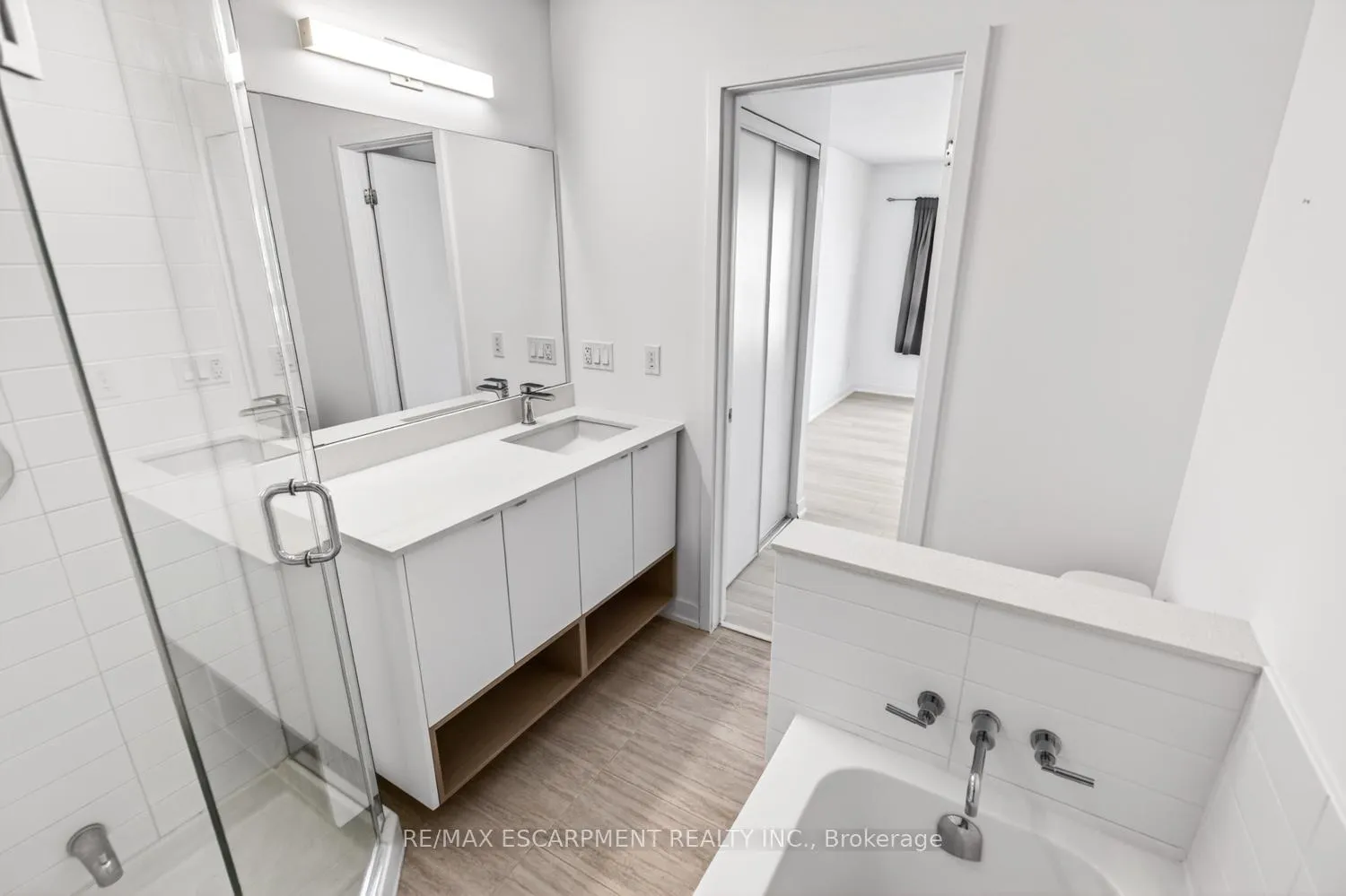 Photo 38 of Unit 32, 1121 Cooke Boulevard, Burlington, LaSalle — HOMEH