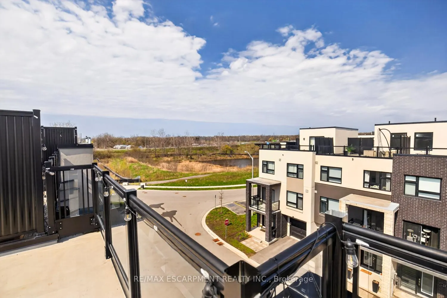 Photo 43 of Unit 32, 1121 Cooke Boulevard, Burlington, LaSalle — HOMEH