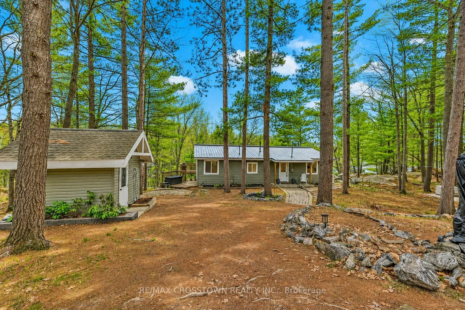Photo 5 of 607 Juniper Drive, Gravenhurst, Wood (Gravenhurst) — HOMEH