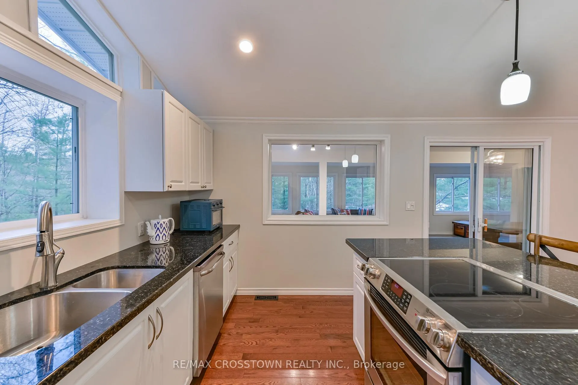 Photo 10 of 607 Juniper Drive, Gravenhurst, Wood (Gravenhurst) — HOMEH
