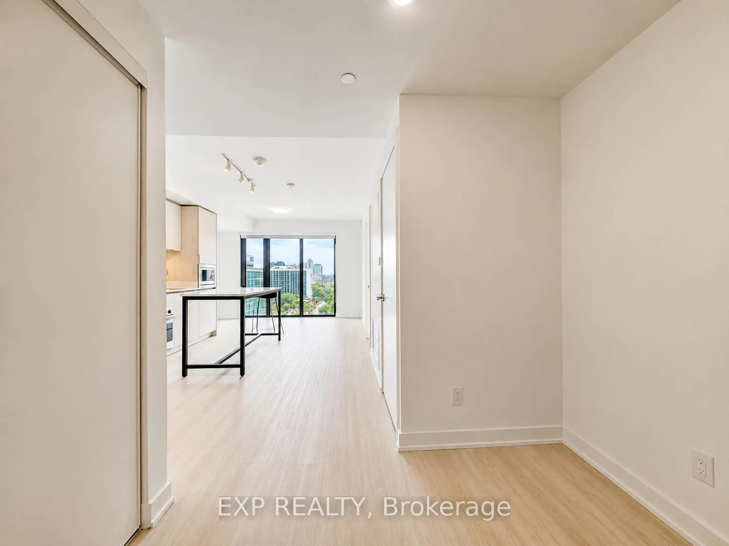 Photo 5 of Unit 1306, 47 Mutual Street, Toronto, Church-Yonge Corridor — HOMEH