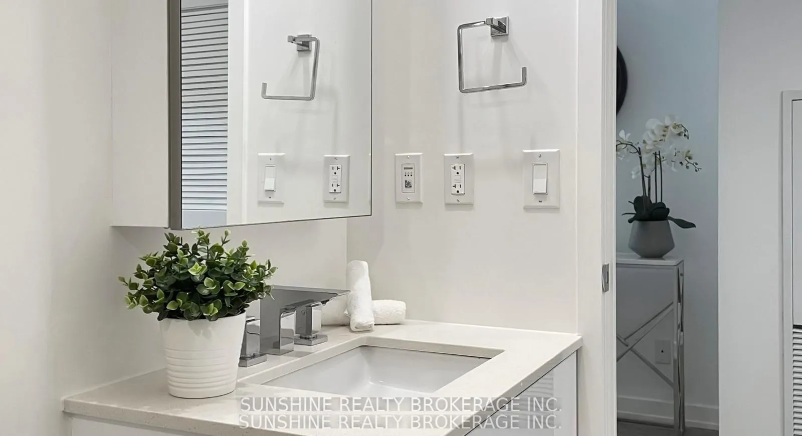Photo 9 of Unit 422, 25 Richmond Street E, Toronto, Church-Yonge Corridor — HOMEH