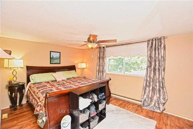 Photo 13 of 37 Caledon Court, Oshawa, Centennial — HOMEH