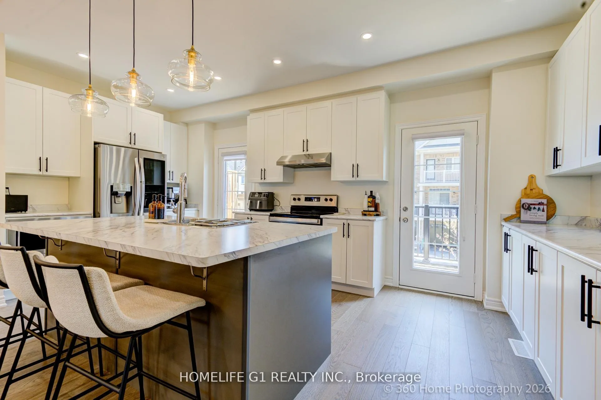Photo 9 of 98 Fruitvale Circle, Brampton, Northwest Brampton — HOMEH