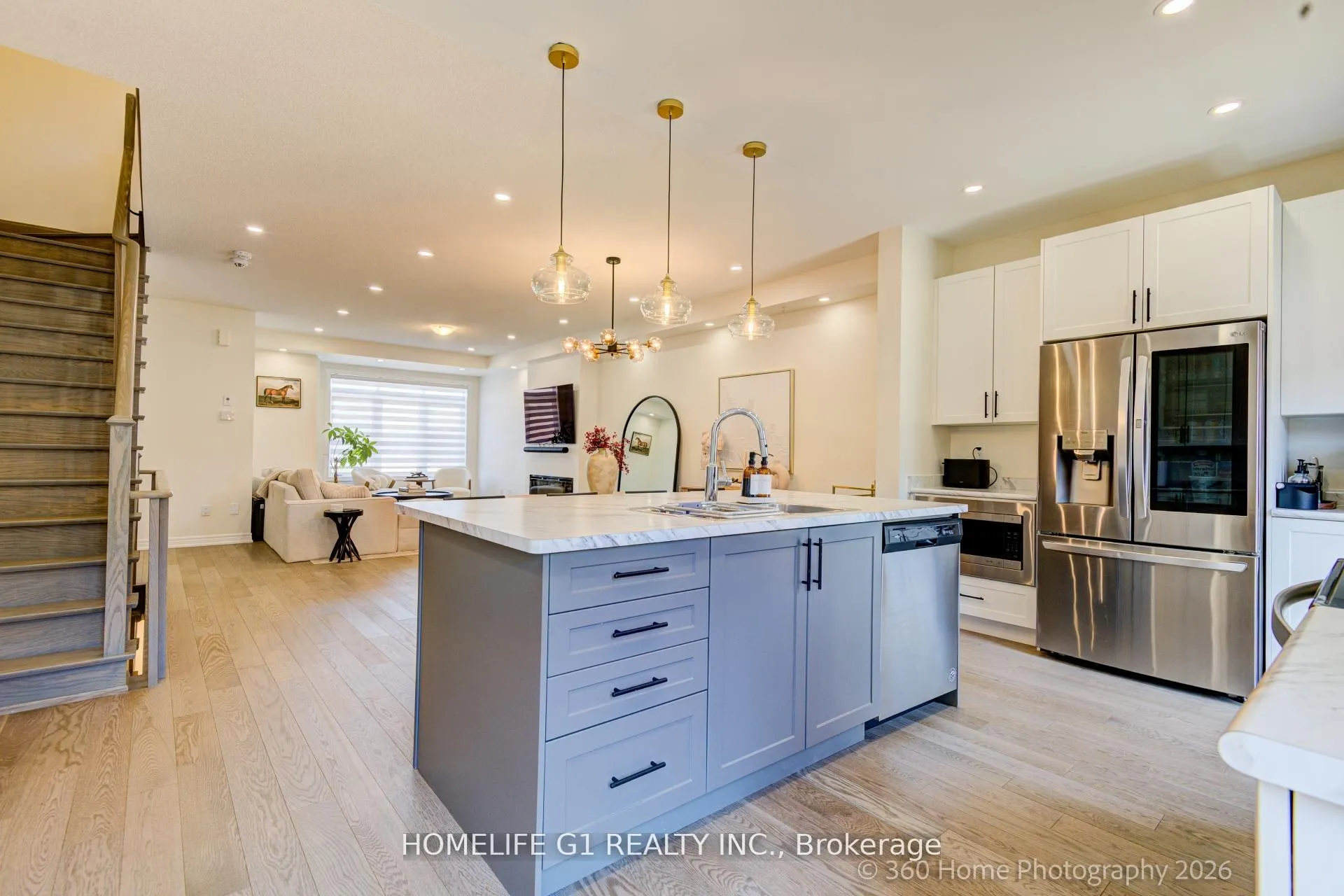 Photo 10 of 98 Fruitvale Circle, Brampton, Northwest Brampton — HOMEH