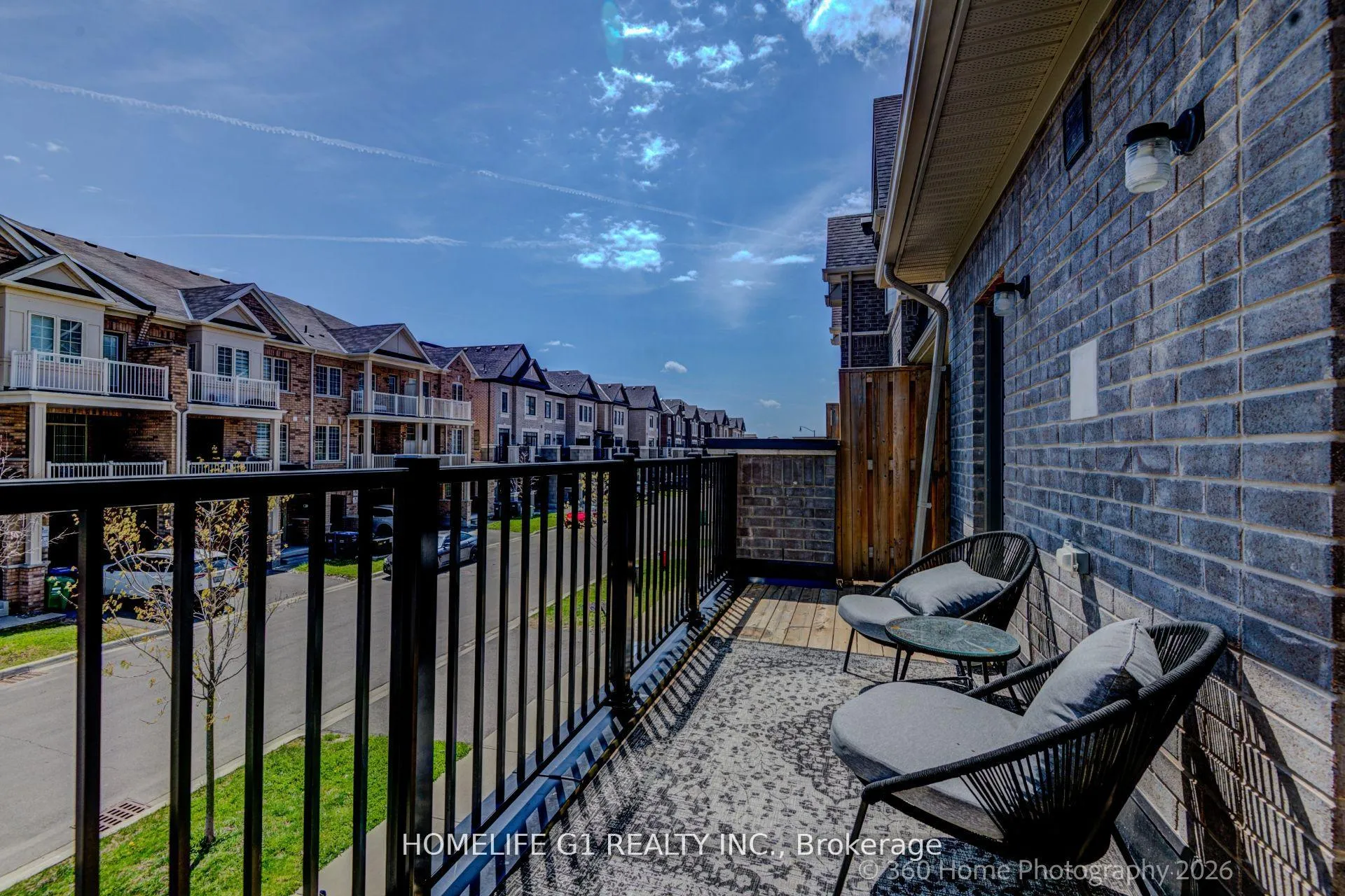 Photo 13 of 98 Fruitvale Circle, Brampton, Northwest Brampton — HOMEH