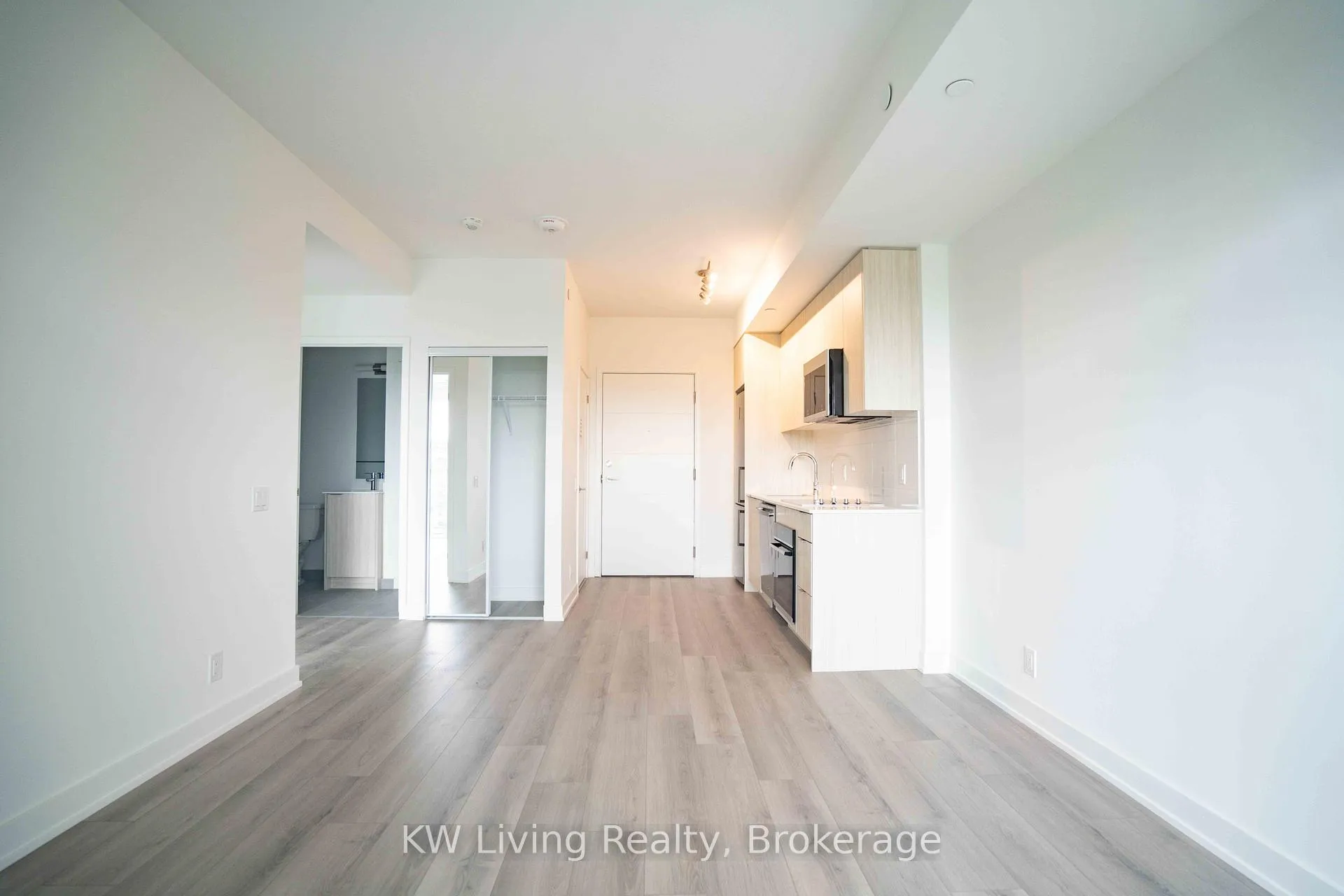 Photo 8 of Unit 512, 20 Deans Drive, Scarborough, Clairlea-Birchmount — HOMEH