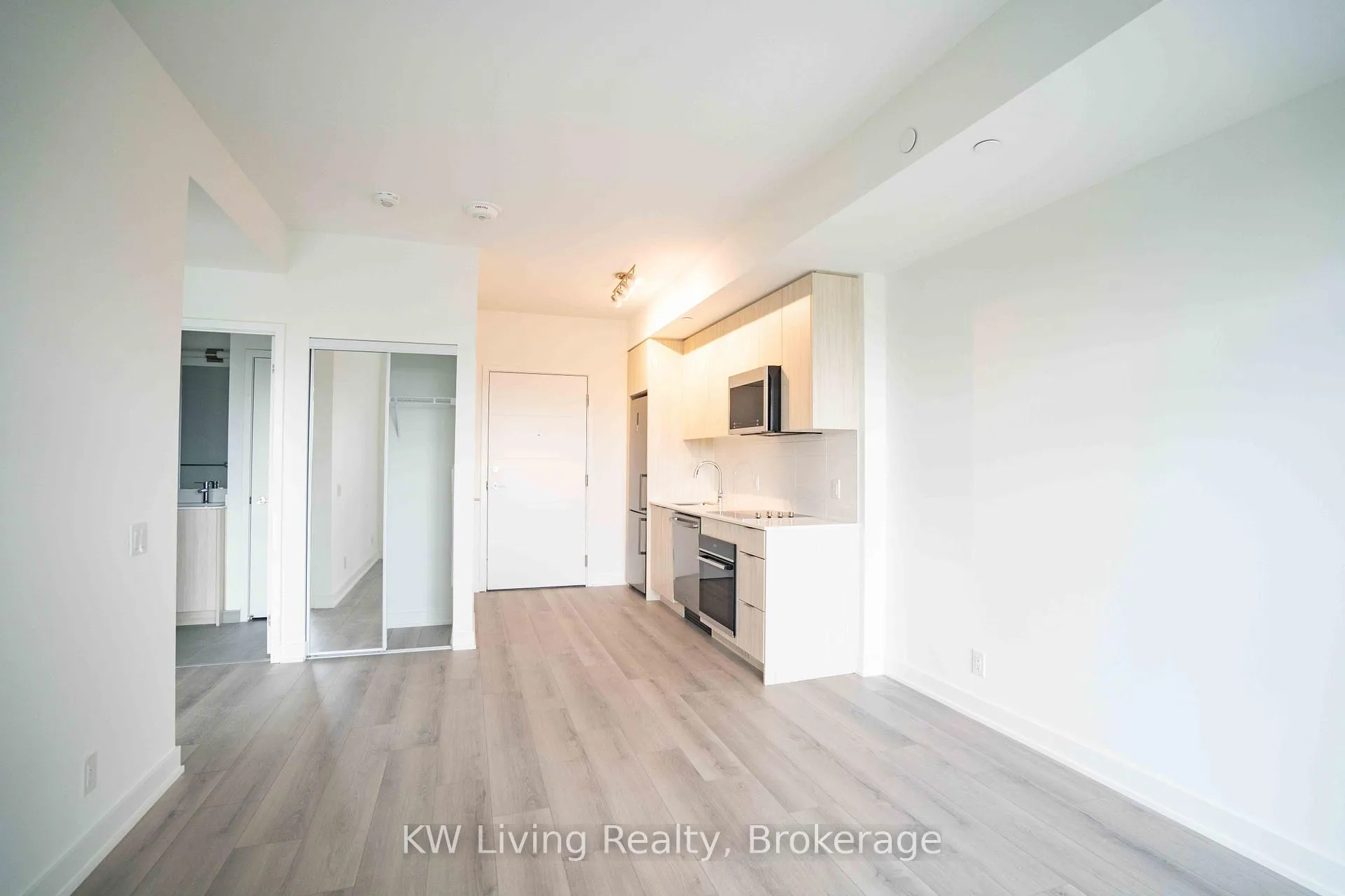 Photo 10 of Unit 512, 20 Deans Drive, Scarborough, Clairlea-Birchmount — HOMEH