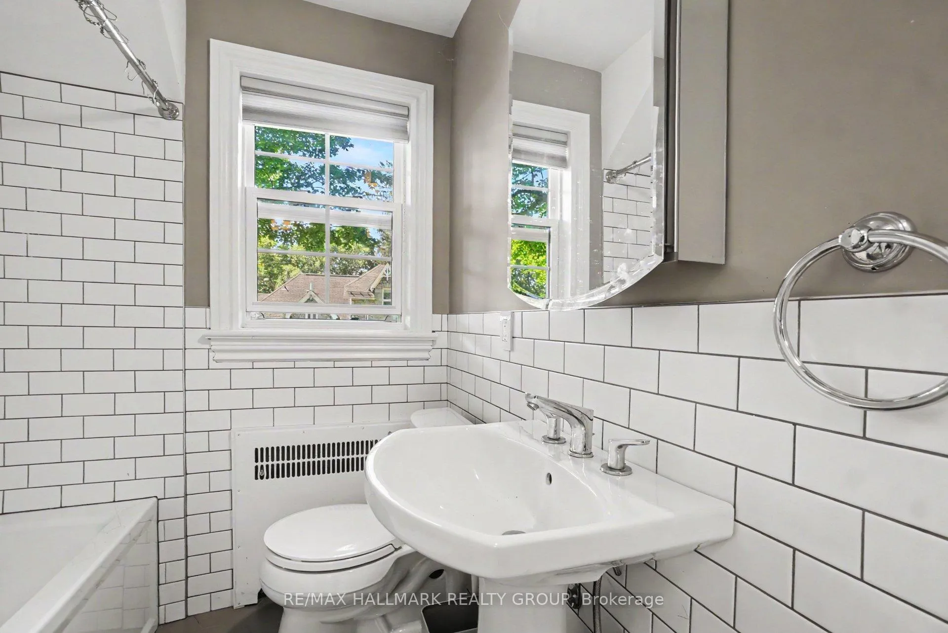 Photo 15 of 171 Minto Place, Ottawa, Rockcliffe — HOMEH