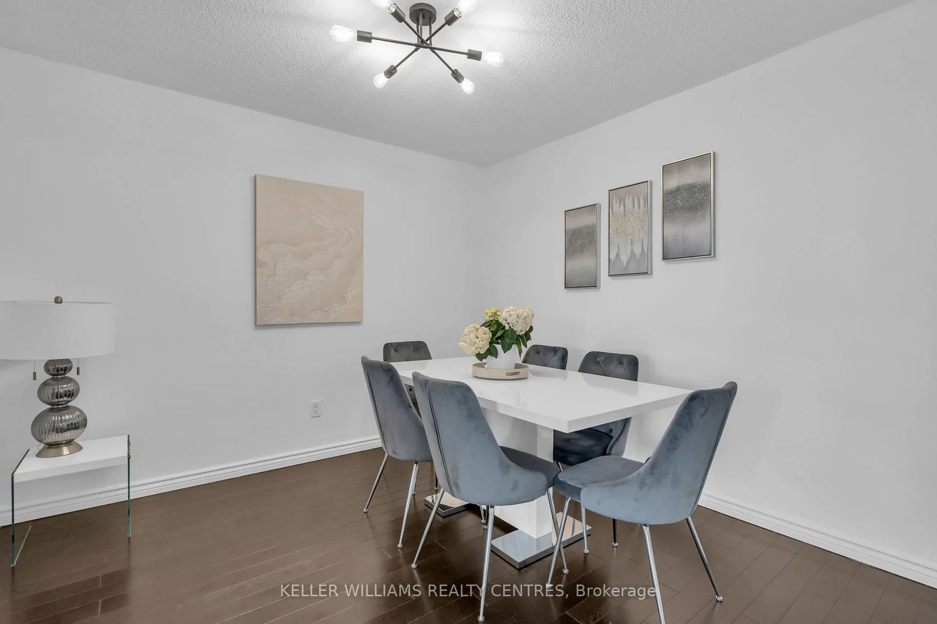 Photo 7 of Unit 407, 7811 Yonge Street, Markham, Thornhill — HOMEH