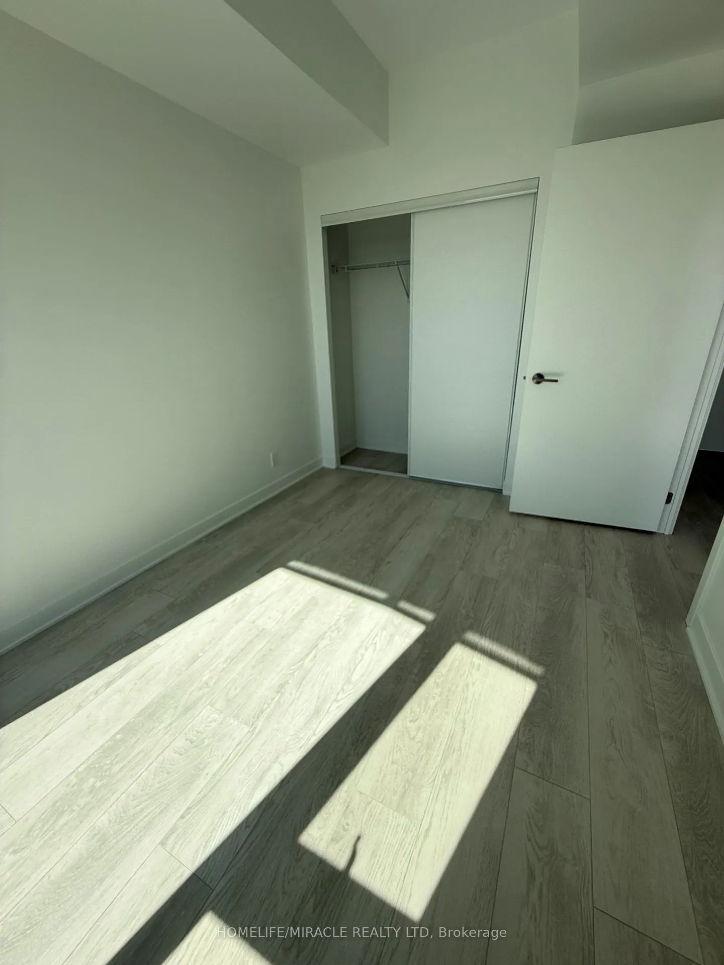Photo 4 of Unit 617, 6 Flavelle Trail, Vaughan, Steeles West Industrial — HOMEH