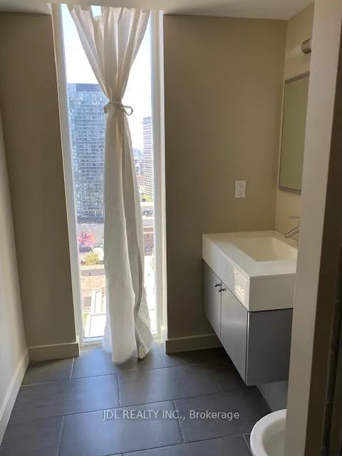 Photo 5 of Unit 2903, 126 Simcoe Street, Toronto, Waterfront Communities — HOMEH
