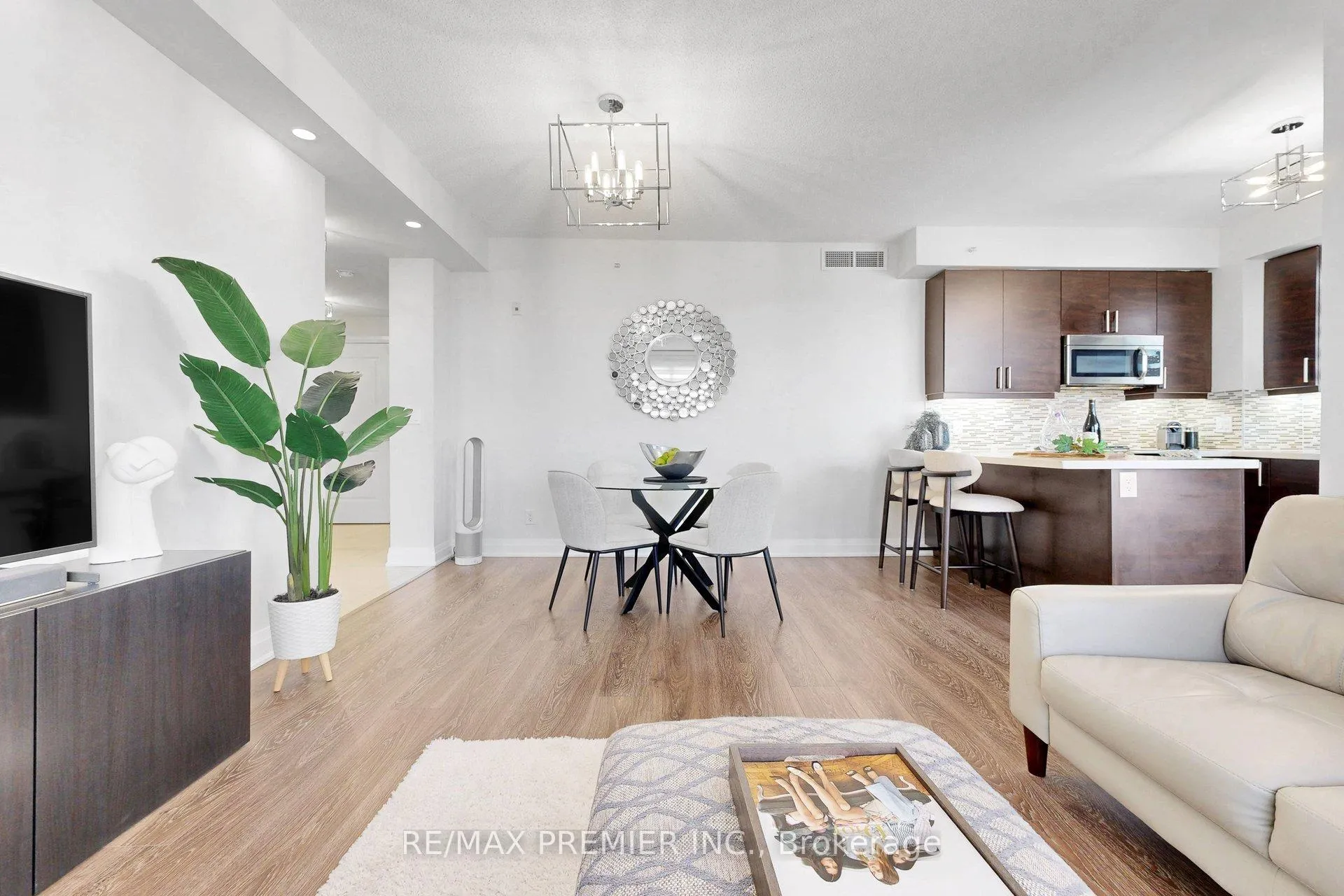 Photo 16 of Unit 604, 24 Woodstream Boulevard, Vaughan, Vaughan Grove — HOMEH