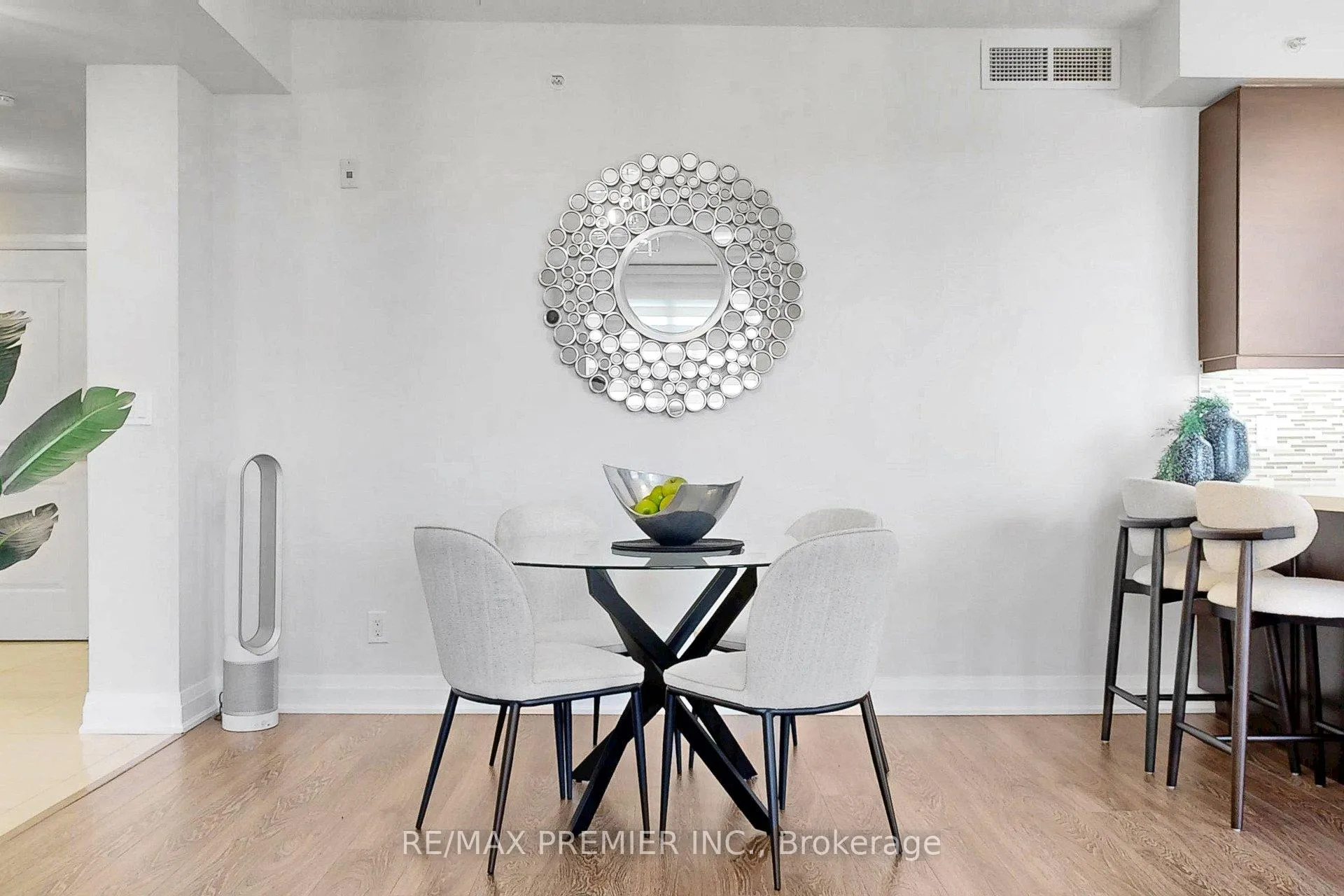 Photo 18 of Unit 604, 24 Woodstream Boulevard, Vaughan, Vaughan Grove — HOMEH