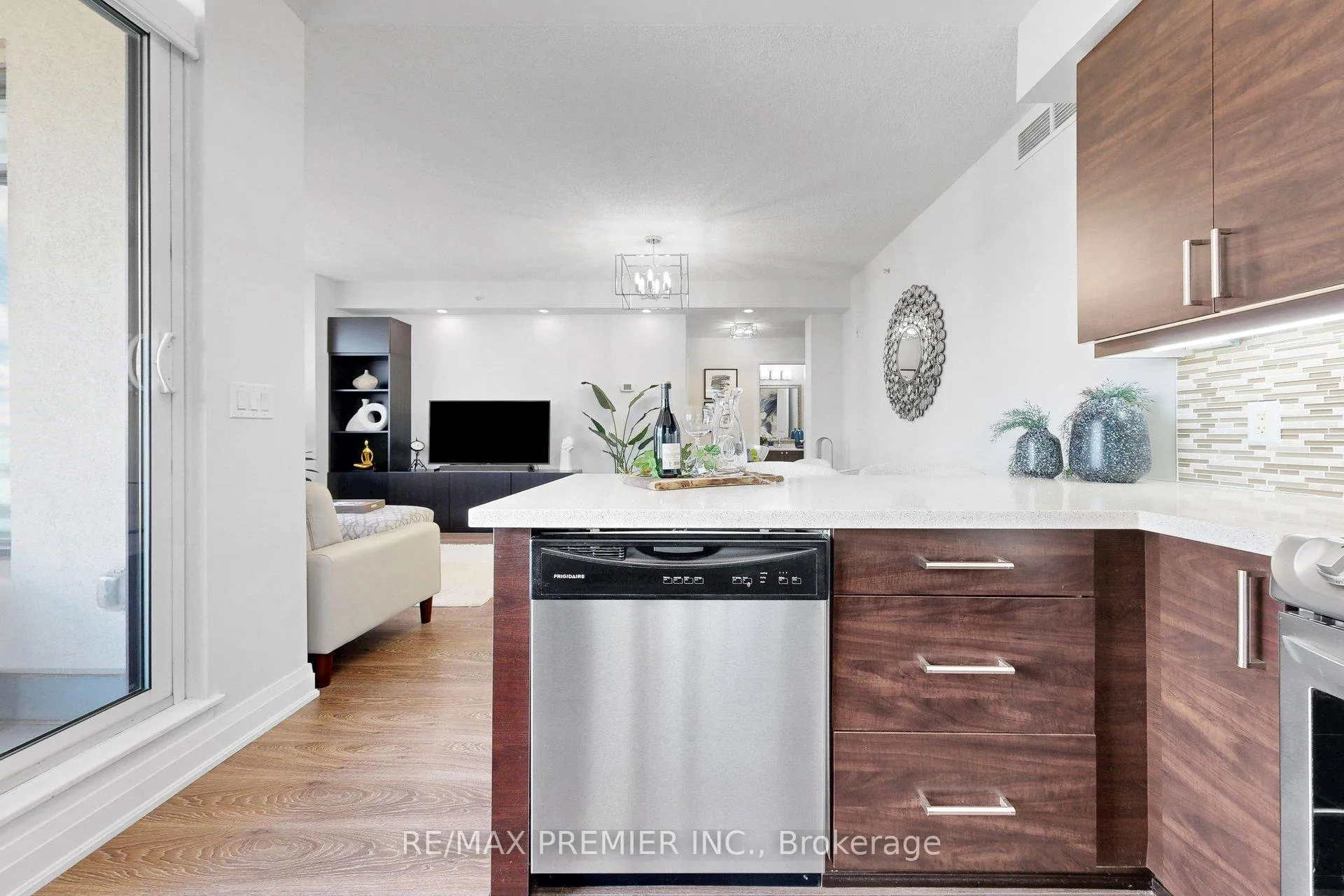 Photo 23 of Unit 604, 24 Woodstream Boulevard, Vaughan, Vaughan Grove — HOMEH