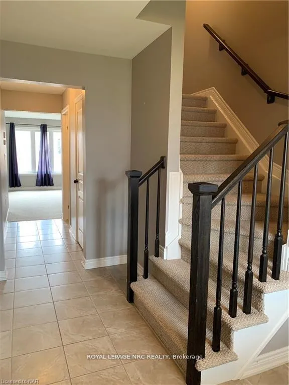Photo 3 of 6394 Shapton Crescent, Niagara Falls, Forestview — HOMEH