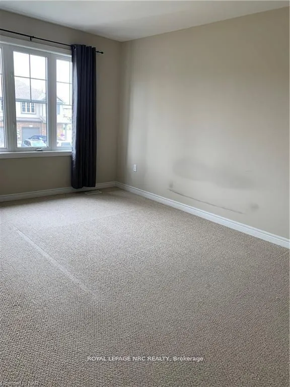 Photo 7 of 6394 Shapton Crescent, Niagara Falls, Forestview — HOMEH
