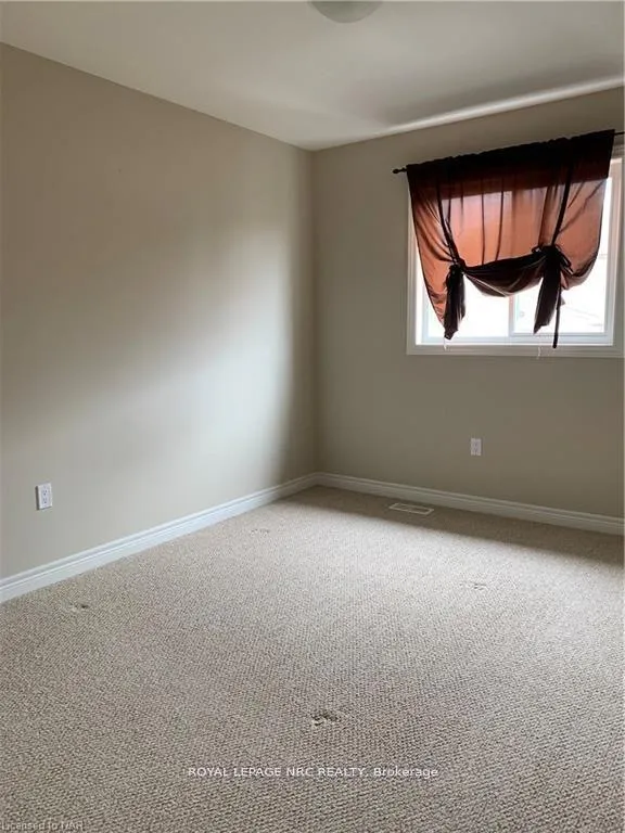 Photo 10 of 6394 Shapton Crescent, Niagara Falls, Forestview — HOMEH