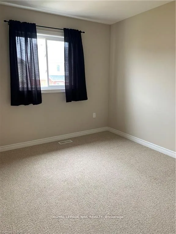 Photo 11 of 6394 Shapton Crescent, Niagara Falls, Forestview — HOMEH