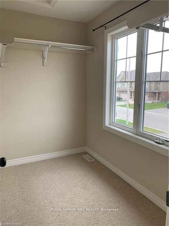 Photo 12 of 6394 Shapton Crescent, Niagara Falls, Forestview — HOMEH