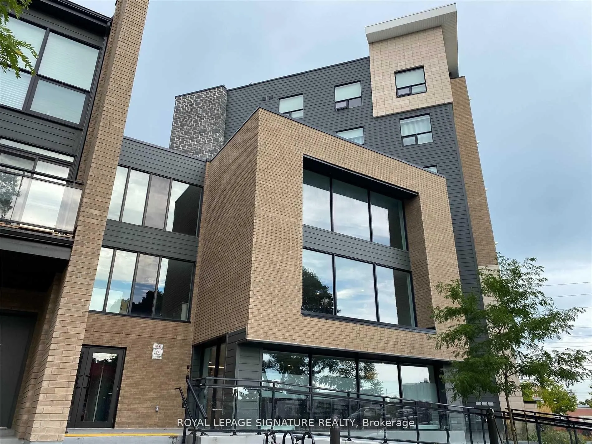 Front of Unit 319, 1 Falaise Road